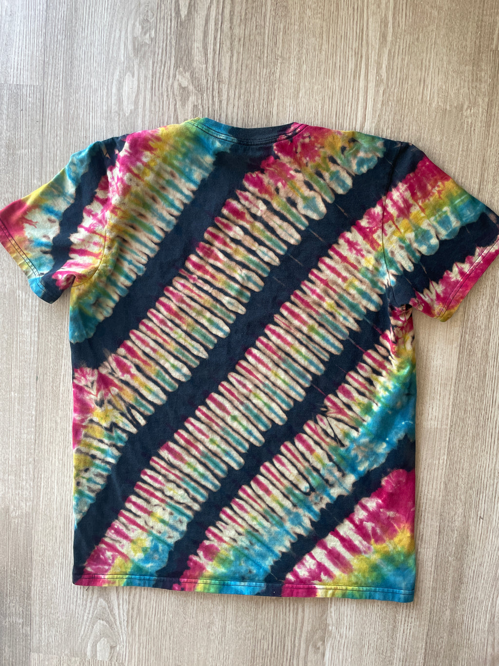 MEDIUM Men’s adidas Handmade Reverse Tie Dye Long Sleeve T-Shirt | Black, Red, Yellow, and Blue Pleated Long Sleeve