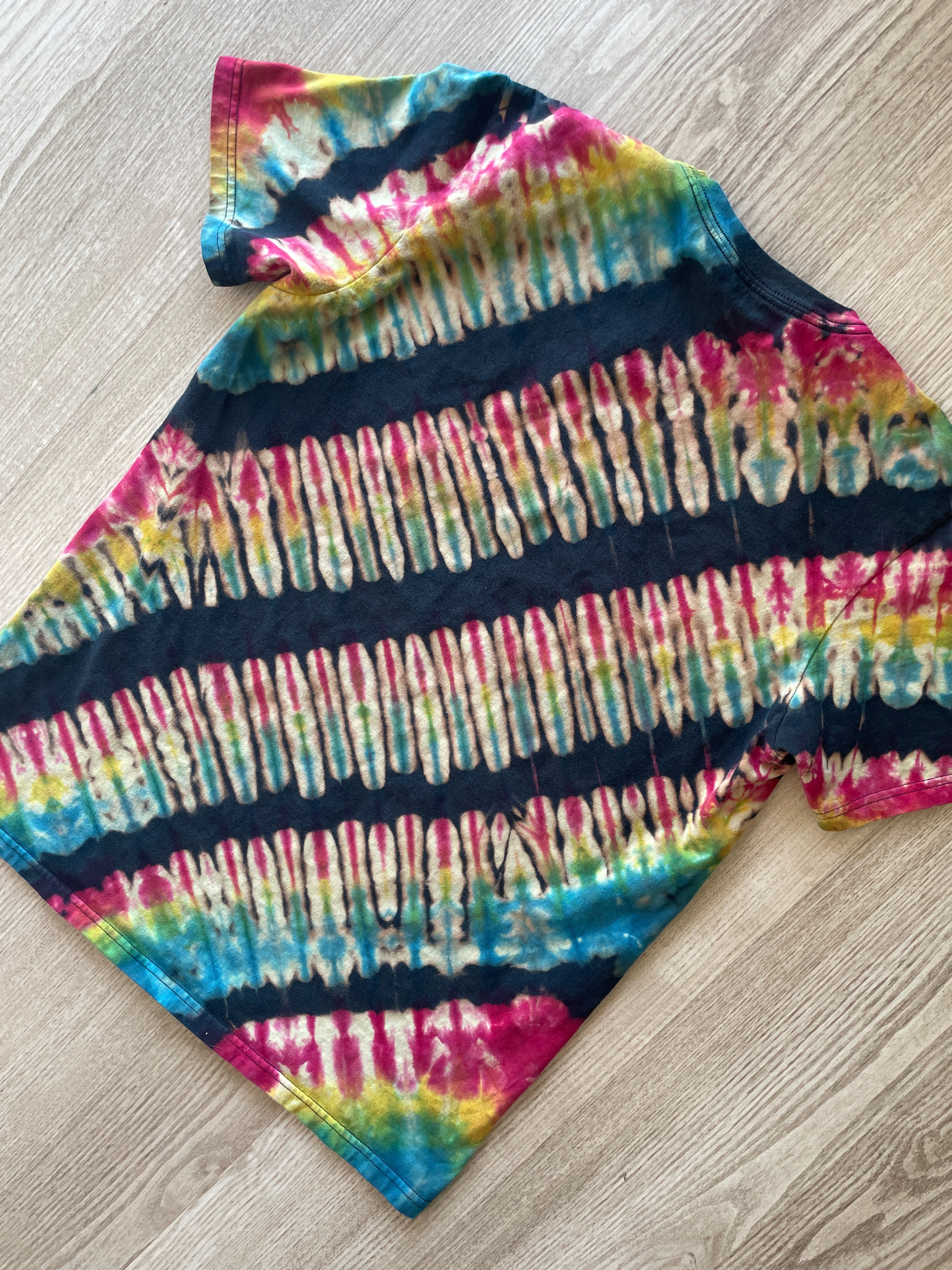 MEDIUM Men’s adidas Handmade Reverse Tie Dye Long Sleeve T-Shirt | Black, Red, Yellow, and Blue Pleated Long Sleeve