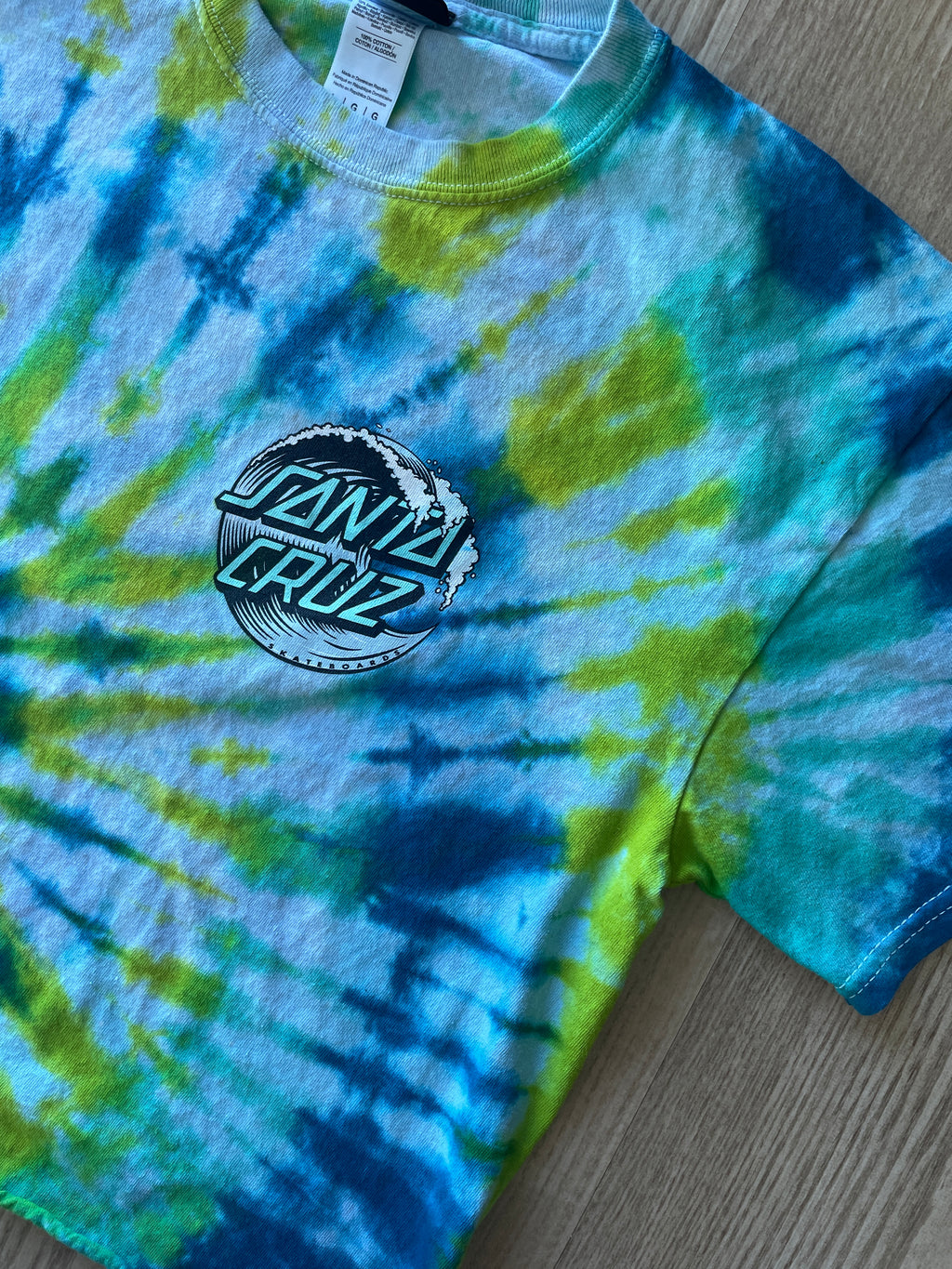 LARGE Men’s Santa Cruz Tie Dye Short Sleeve Crop Top | One-Of-a-Kind Upcycled Green and Blue Spiral Top