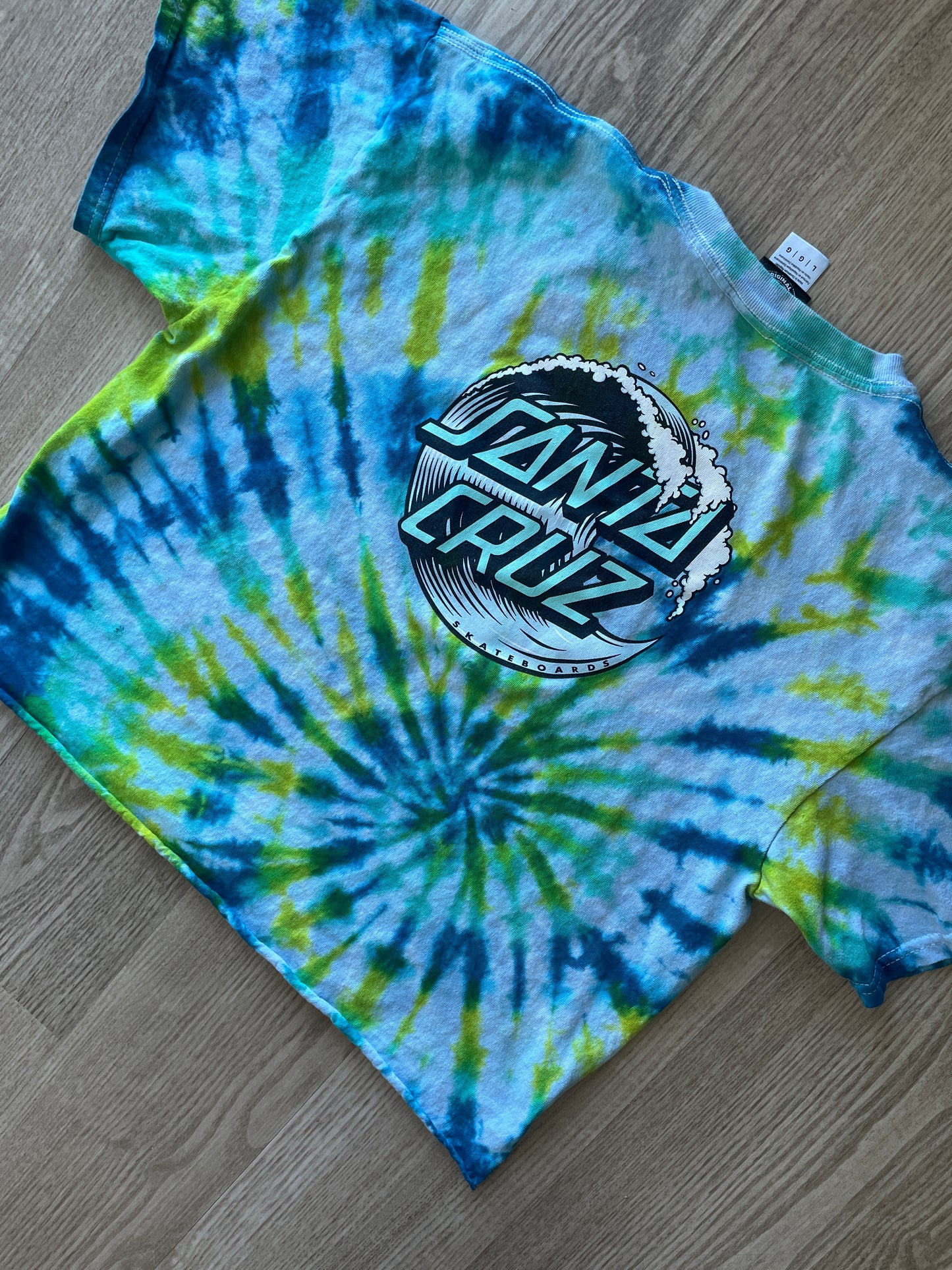 LARGE Men’s Santa Cruz Tie Dye Short Sleeve Crop Top | One-Of-a-Kind Upcycled Green and Blue Spiral Top