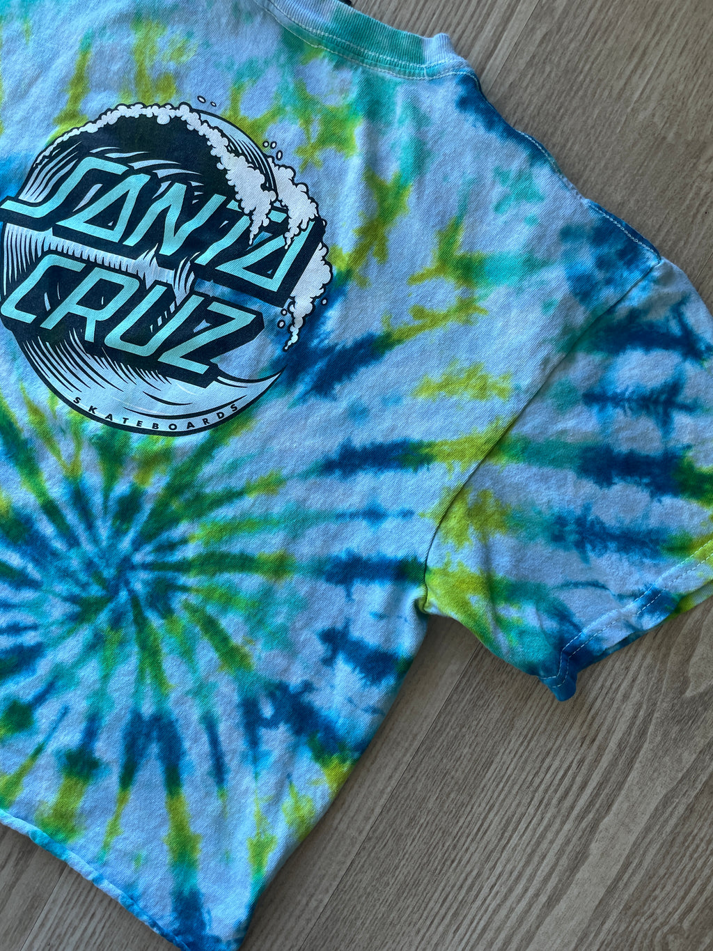 LARGE Men’s Santa Cruz Tie Dye Short Sleeve Crop Top | One-Of-a-Kind Upcycled Green and Blue Spiral Top