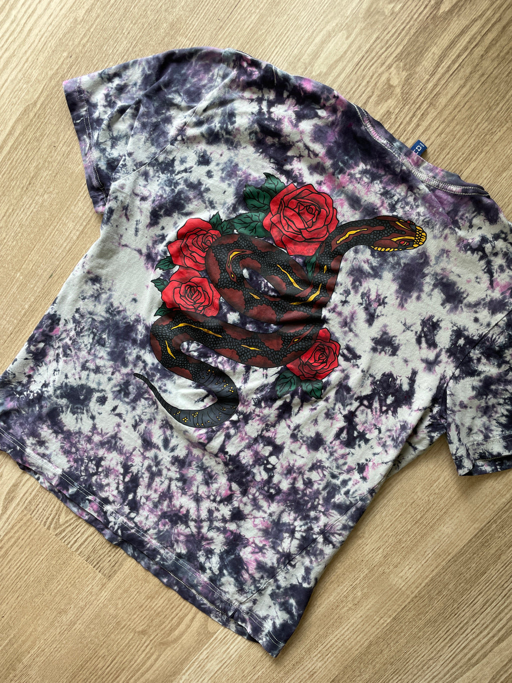 MEDIUM Women’s Snake and Roses Tie Dye Short Sleeve T-Shirt | One-Of-a-Kind Upcycled Black, Pink, and White Crumpled Top