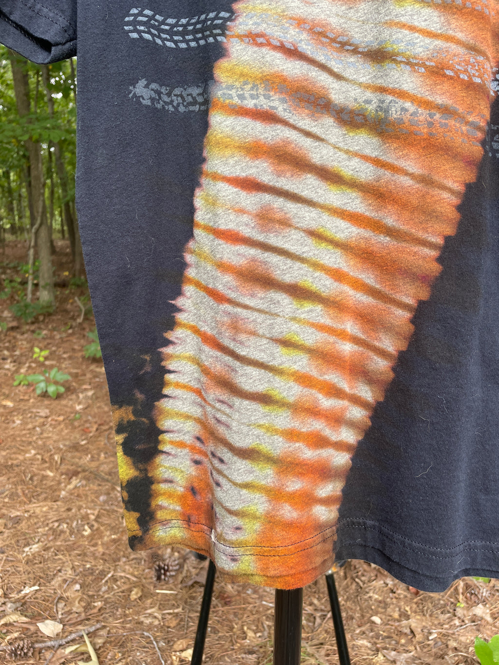 Specialized Bike Tracks Short Sleeve Bleach Dye T-Shirt (Men's Medium)