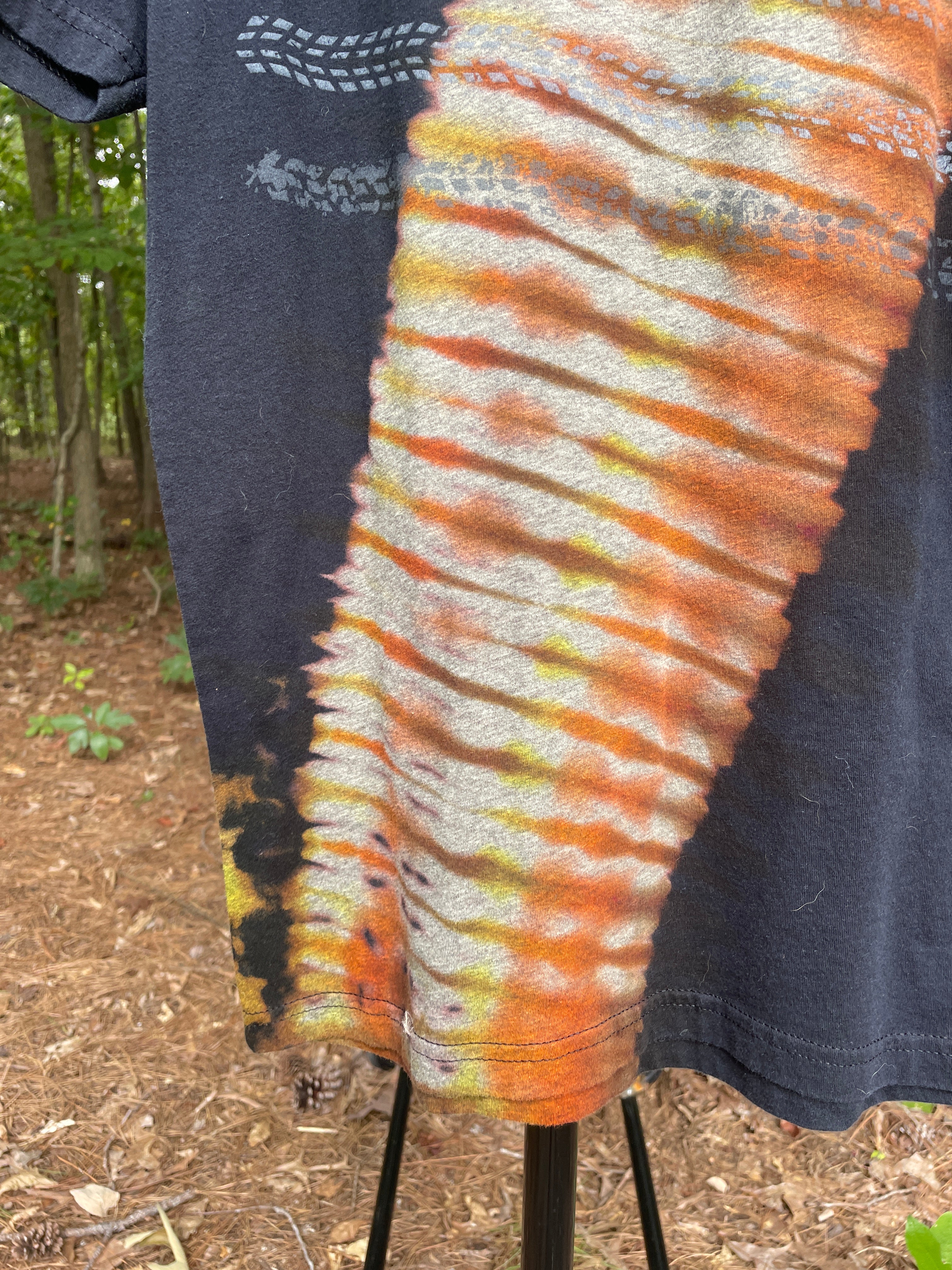 Specialized Bike Tracks Short Sleeve Bleach Dye T-Shirt (Men's Medium)