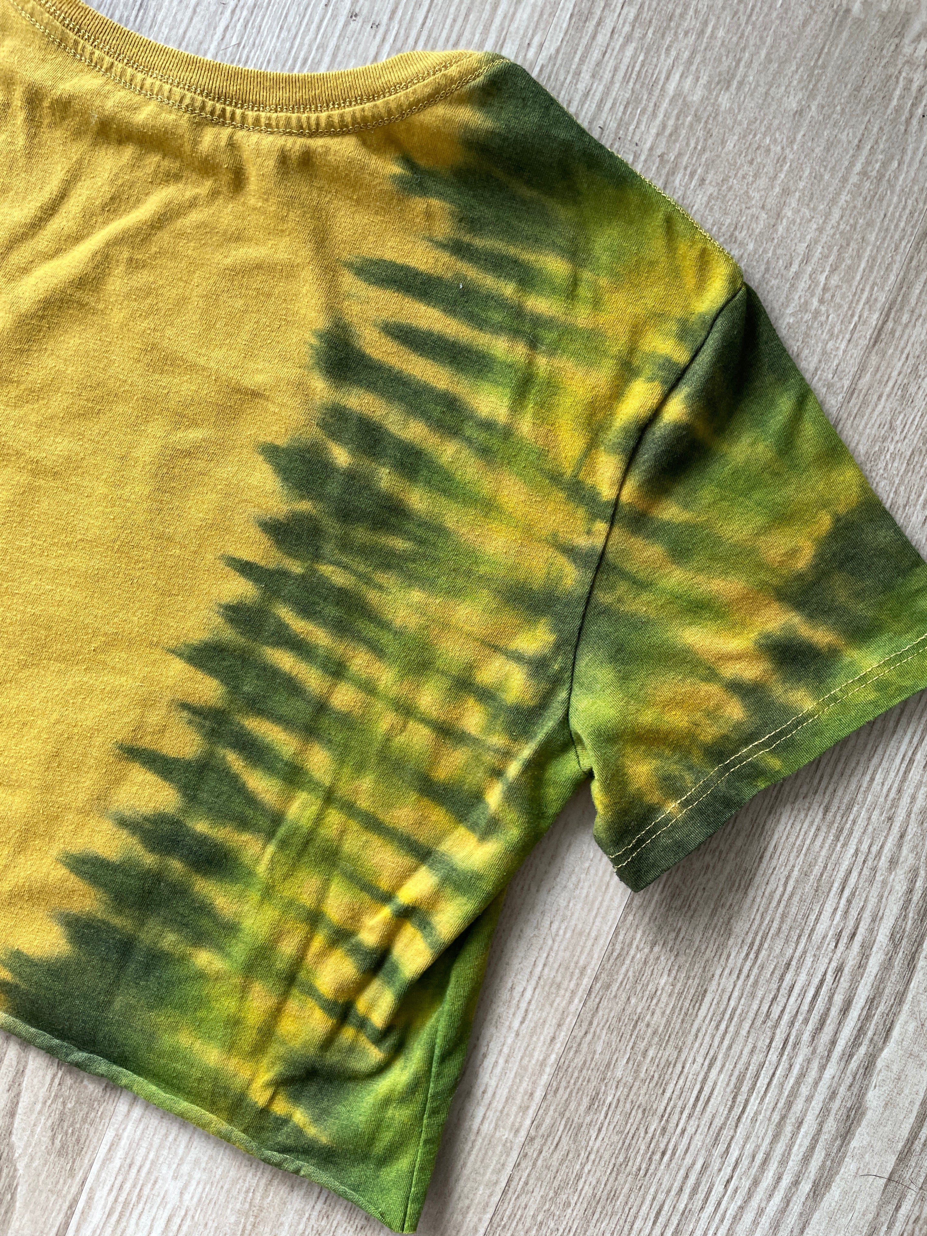 XL Women’s Cacti and Desert Plants Handmade Tie Dye Crop Top | One-Of-a-Kind Yellow and Green Pleated Short Sleeve Cropped T-Shirt