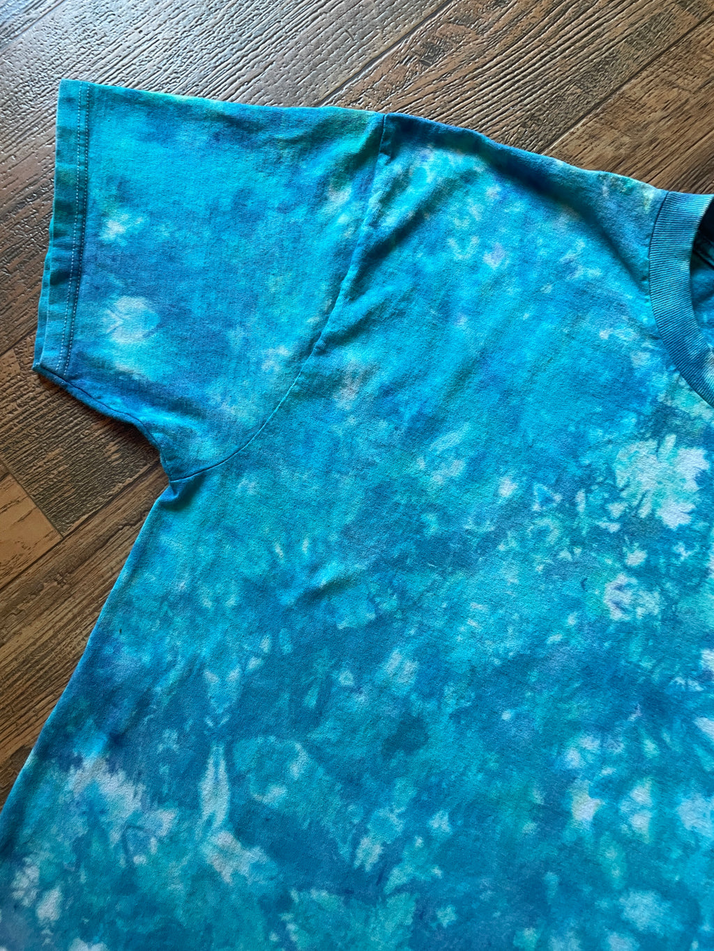 Santa Cruz Skateboarding Blue and White Tie Dye Short Sleeve T-Shirt | Men's XL