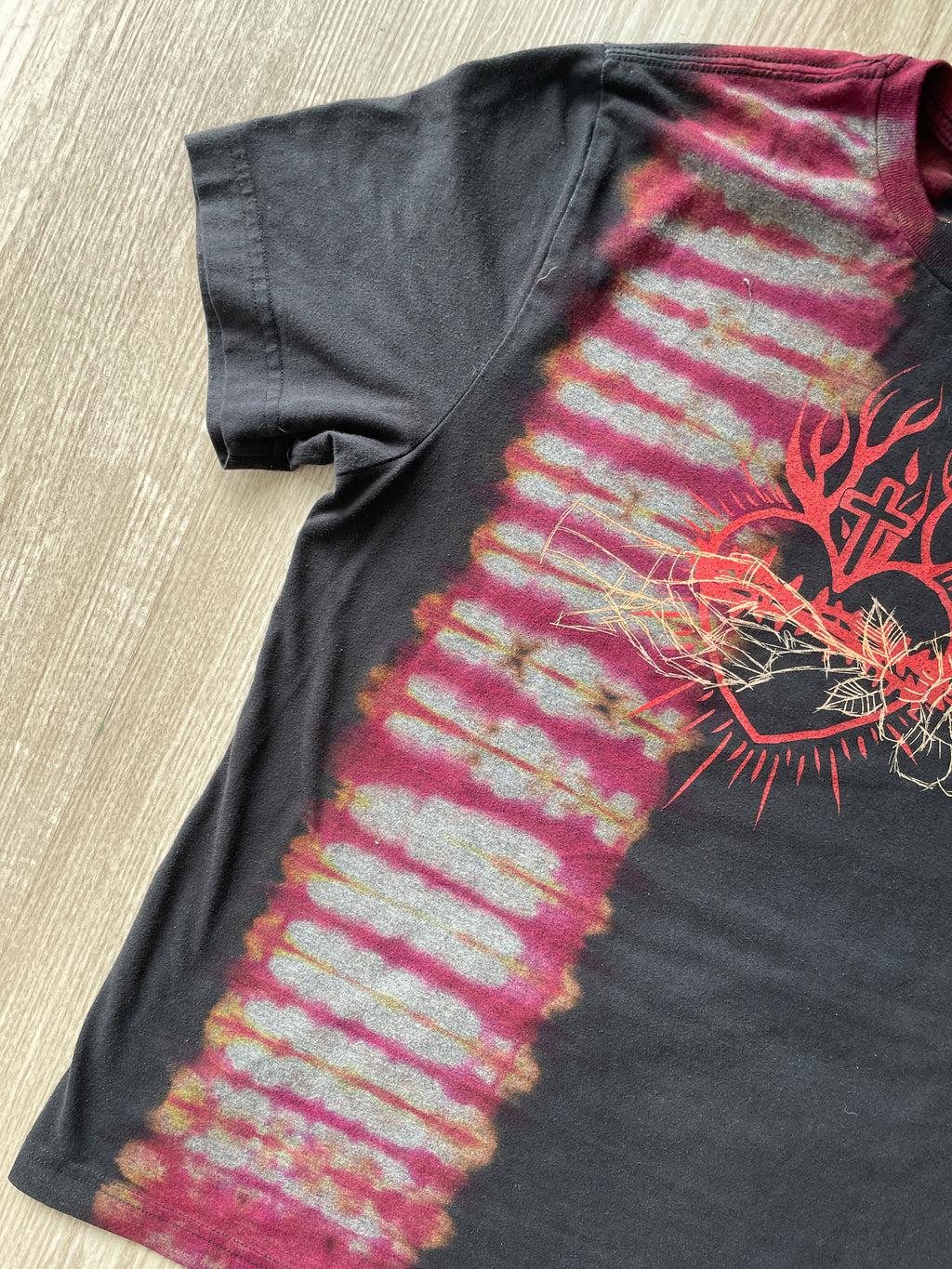 MEDIUM Men’s Actual Garbage Tie Dye Short Sleeve T-Shirt | One-Of-a-Kind Upcycled Black and Red Pleated Top