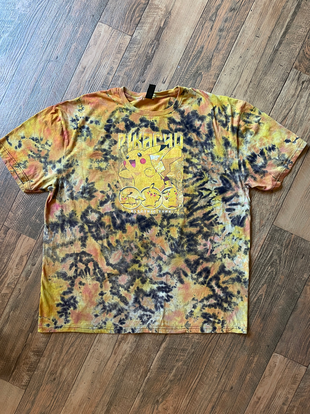 Pikachu Black and Yellow Reverse Tie Dye Short Sleeve T-Shirt | Men's XXL