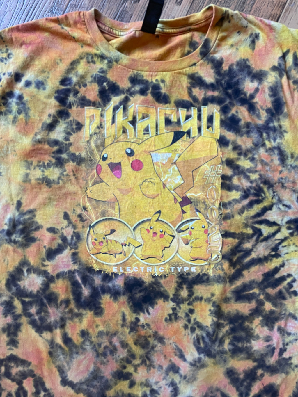 Pikachu Black and Yellow Reverse Tie Dye Short Sleeve T-Shirt | Men's XXL