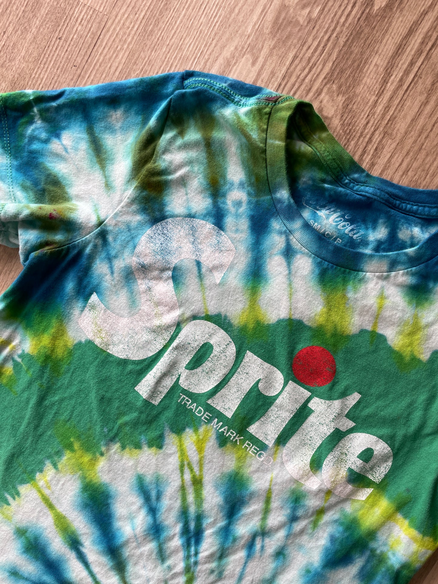 SMALL Men's Sprite Handmade Reverse Tie Dye T-Shirt | One-Of-a-Kind Green, White, and Blue Spiral Short Sleeve