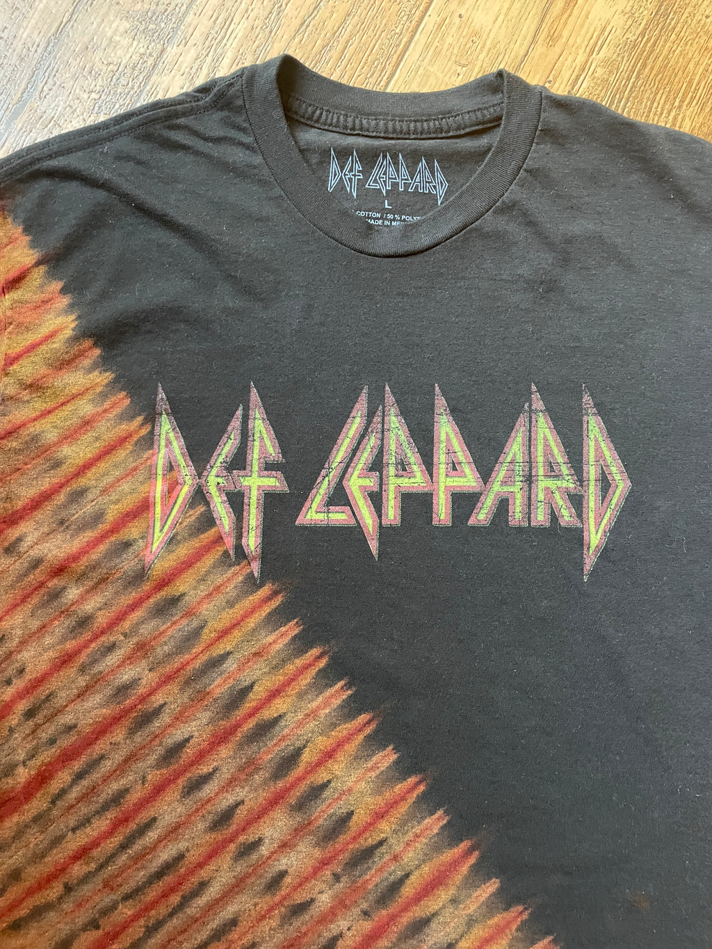 Def Leppard Black and Red Tie Dye Short Sleeve T-Shirt | Men's Large