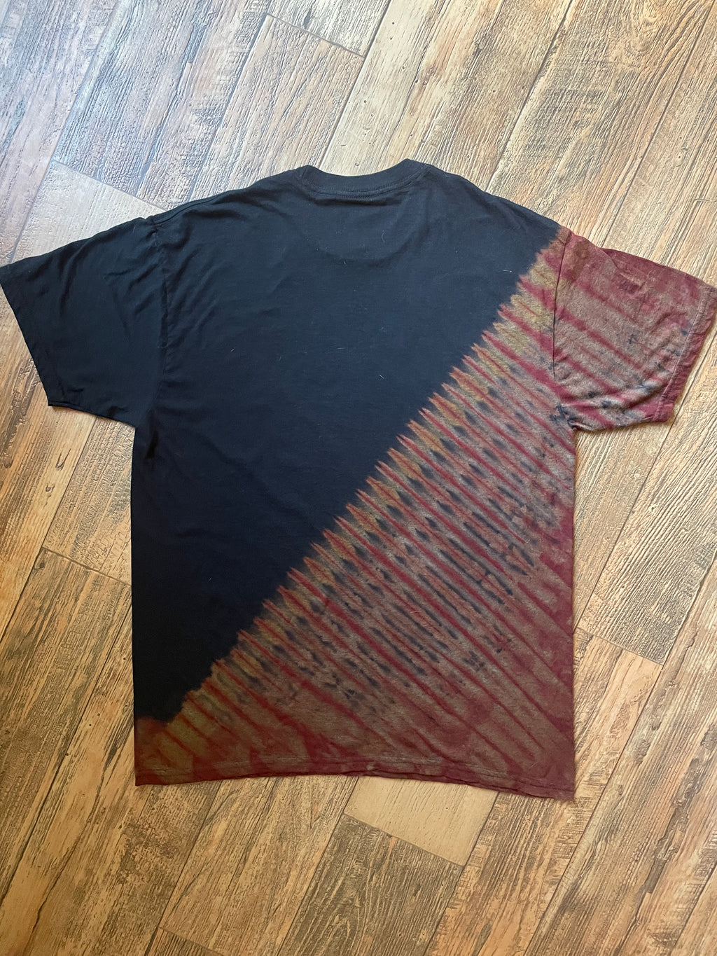 Def Leppard Black and Red Tie Dye Short Sleeve T-Shirt | Men's Large
