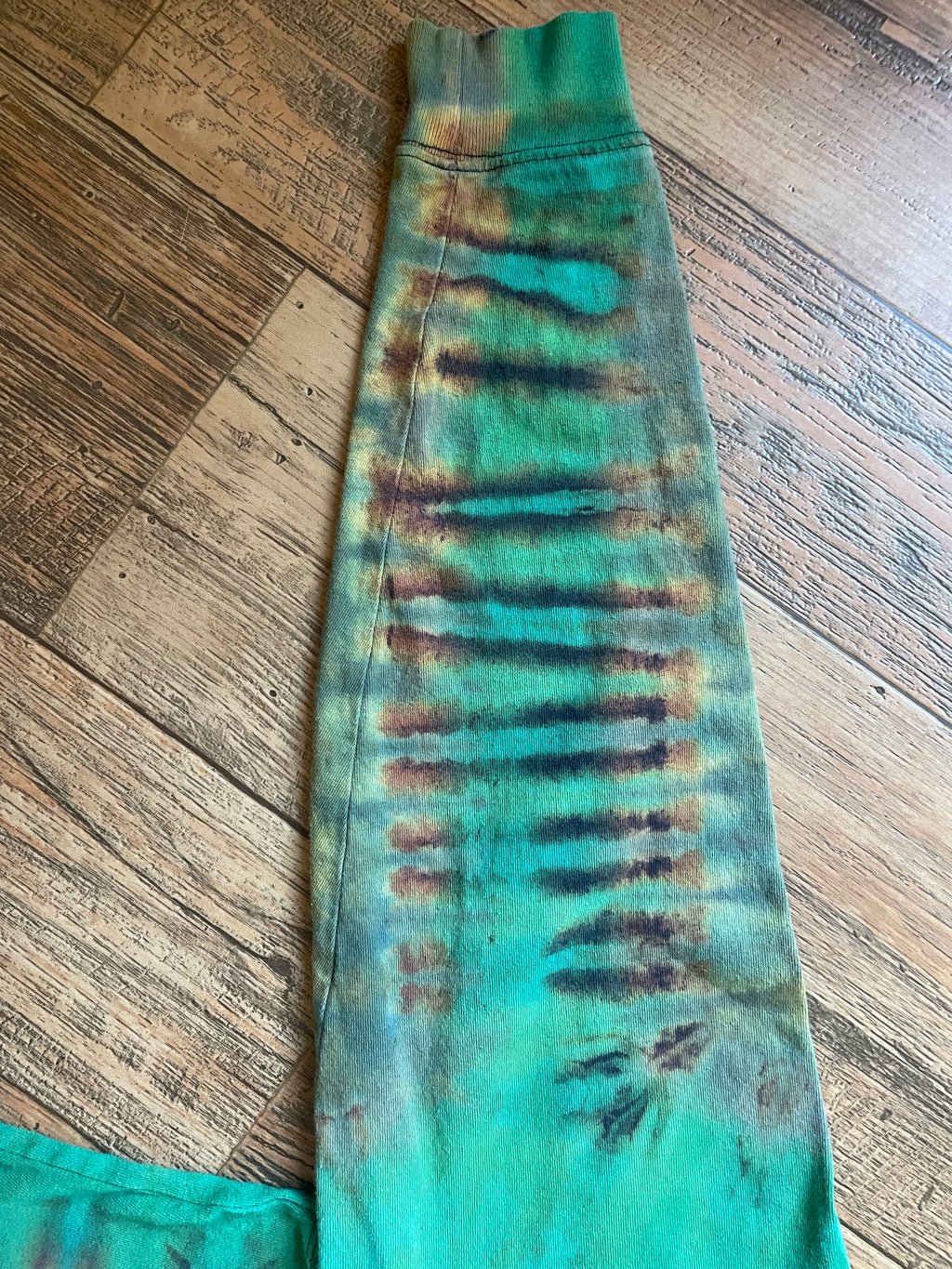 Carhartt Loose Fit Black & Green Tie Dye Long Sleeve T-Shirt | Men's Medium