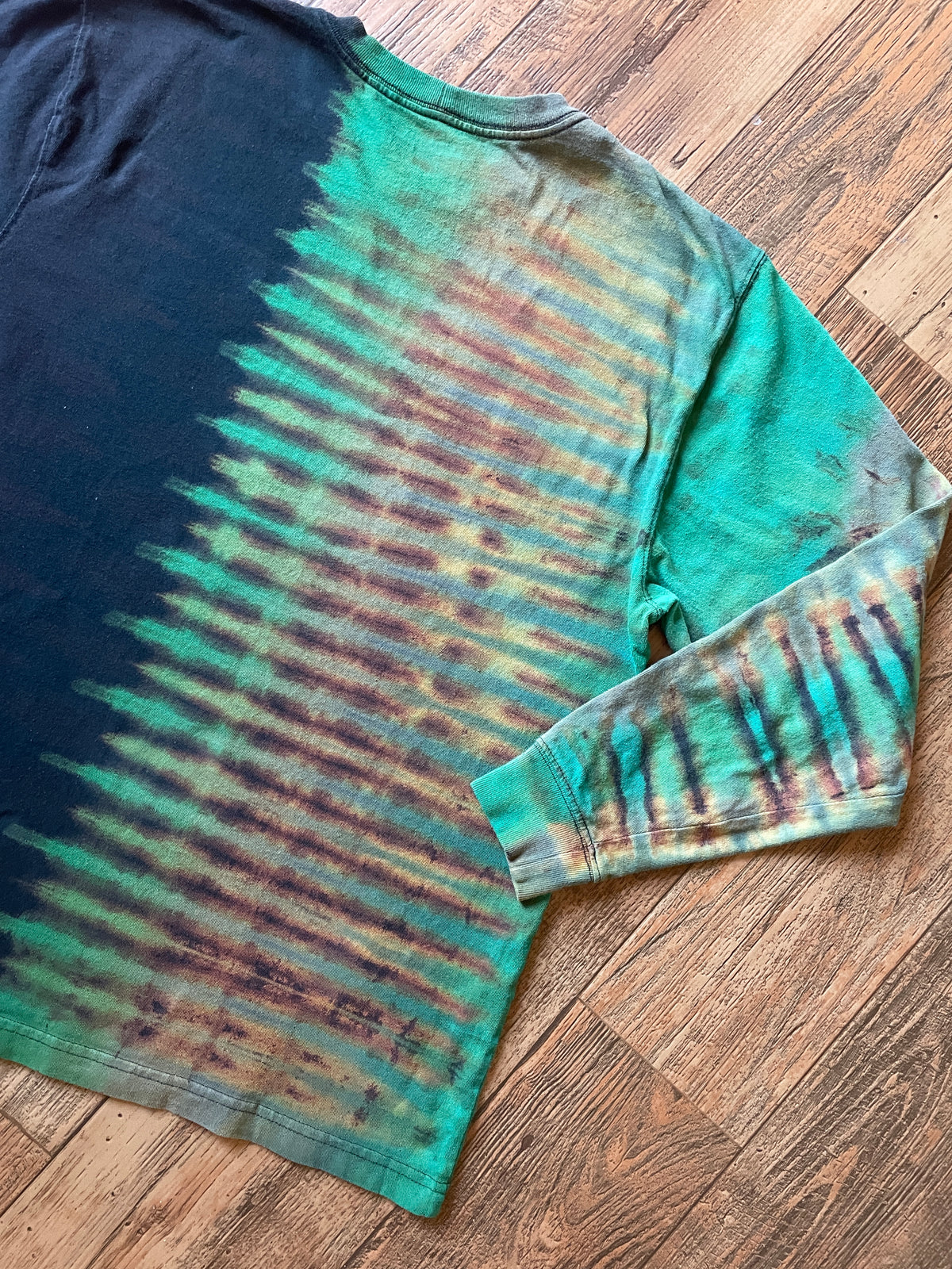 Carhartt Loose Fit Black & Green Tie Dye Long Sleeve T-Shirt | Men's Medium