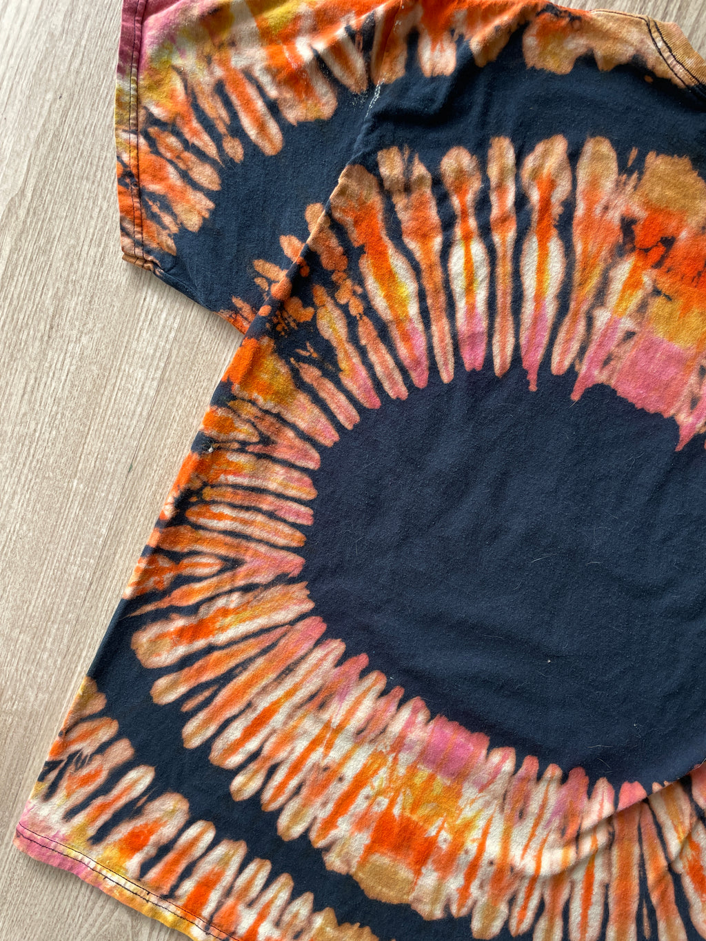 LARGE Men’s WTF Vert Der Ferk? Reverse Tie Dye Short Sleeve T-Shirt | One-Of-a-Kind Upcycled Black and Orange Pleated Top