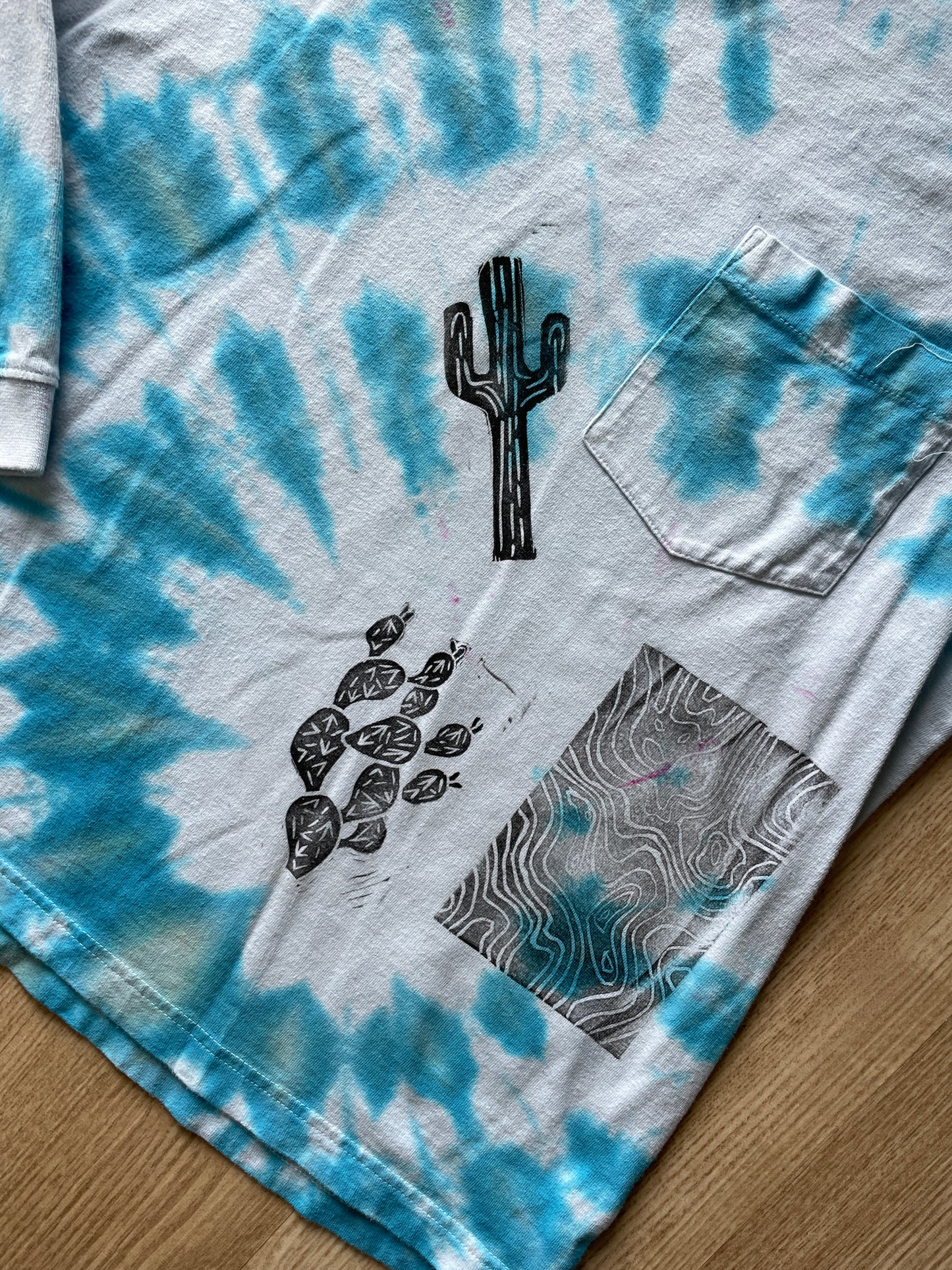 MEDIUM Men's Desert Cactus Tie Dye Long Sleeve T-Shirt | One-Of-a-Kind Blue and White Spiral Short Sleeve