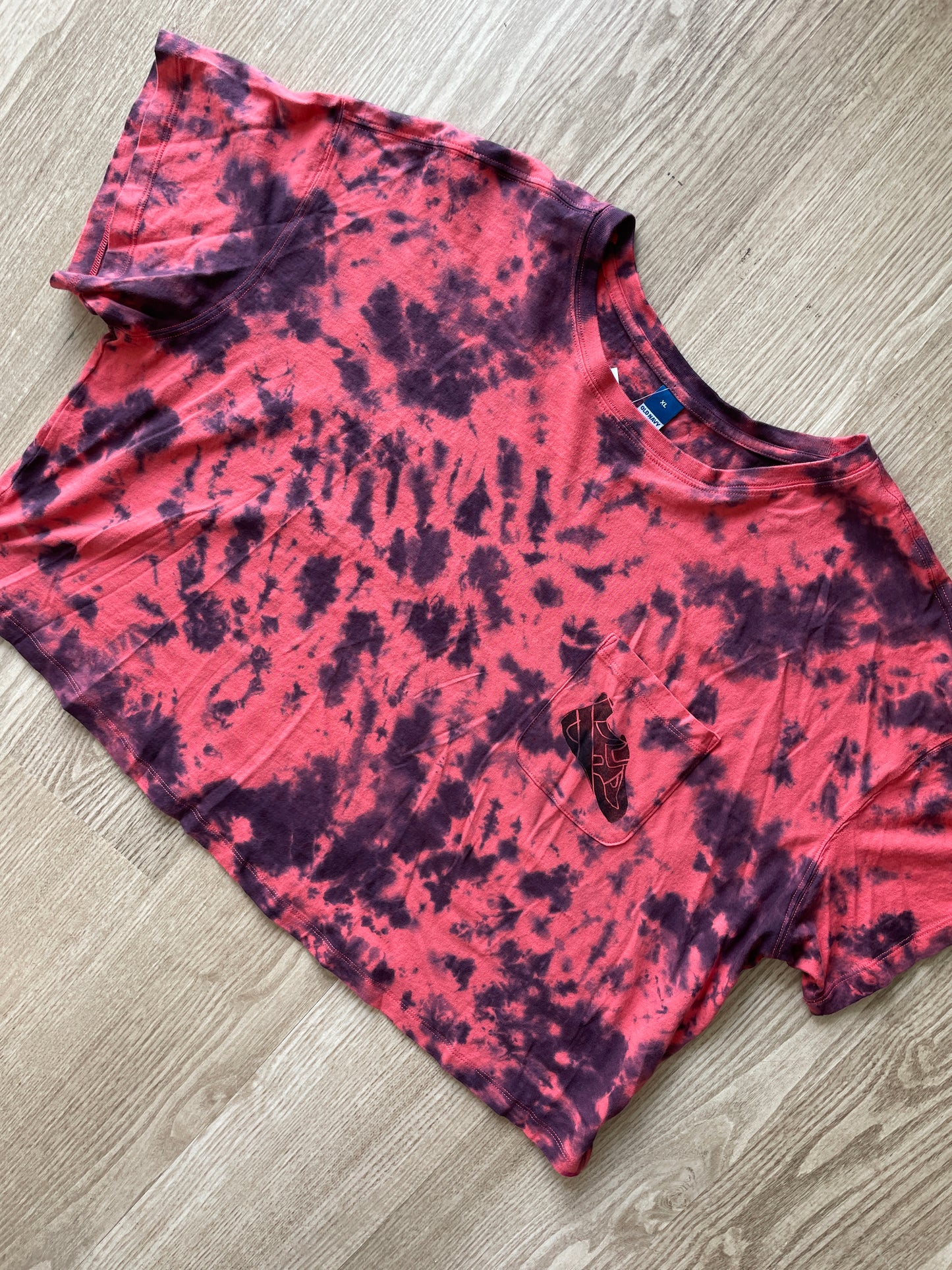 XL Women’s Climbing Shoe Handmade Tie Dyed Crop Top | One-Of-a-Kind Red and Black Cropped Short Sleeve T-Shirt