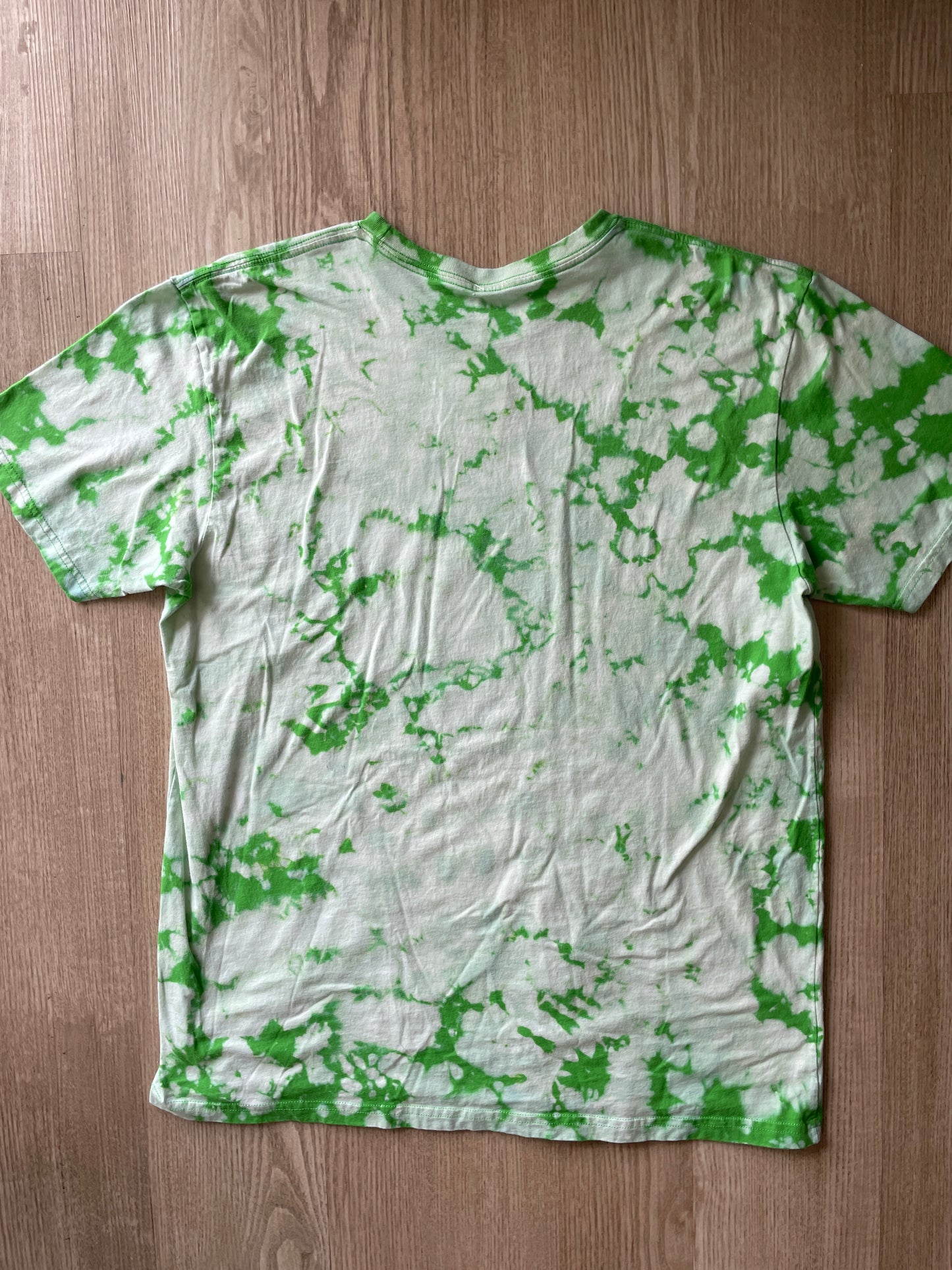 XL Men’s Delicate Arch Topography Acid Dye T-Shirt | One-Of-a-Kind Green and White Crumpled Short Sleeve