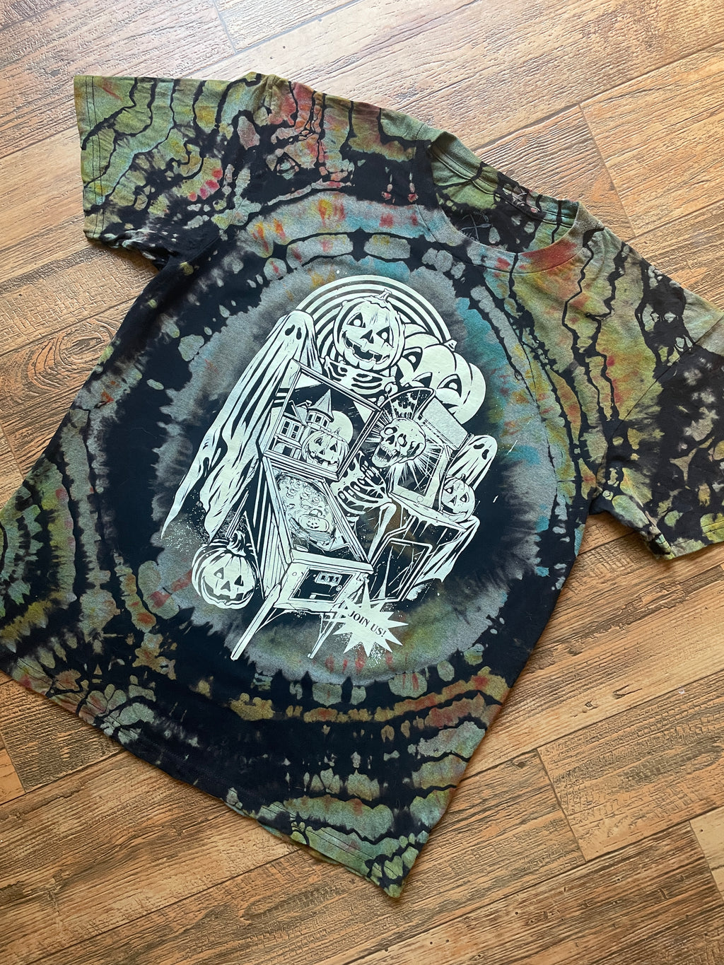 Halloween Pumpkin Pinball Reverse Tie Dye Short Sleeve T-Shirt | Men's Large