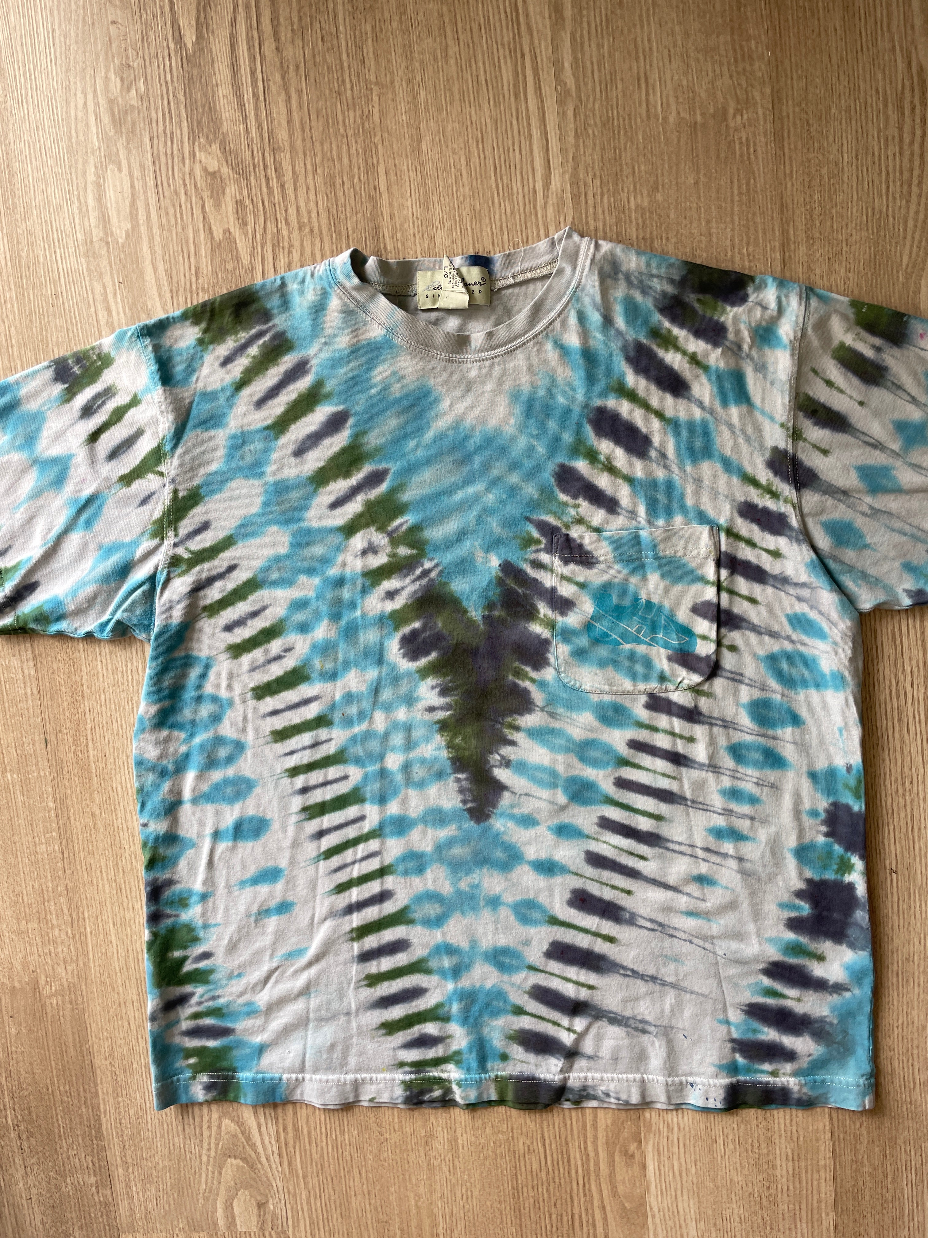 LARGE Men’s Eddie Bauer Climbing Shoe Handmade Tie Dyed T-Shirt | One-Of-a-Kind Sky Blue and Forest Green Pleated Short Sleeve