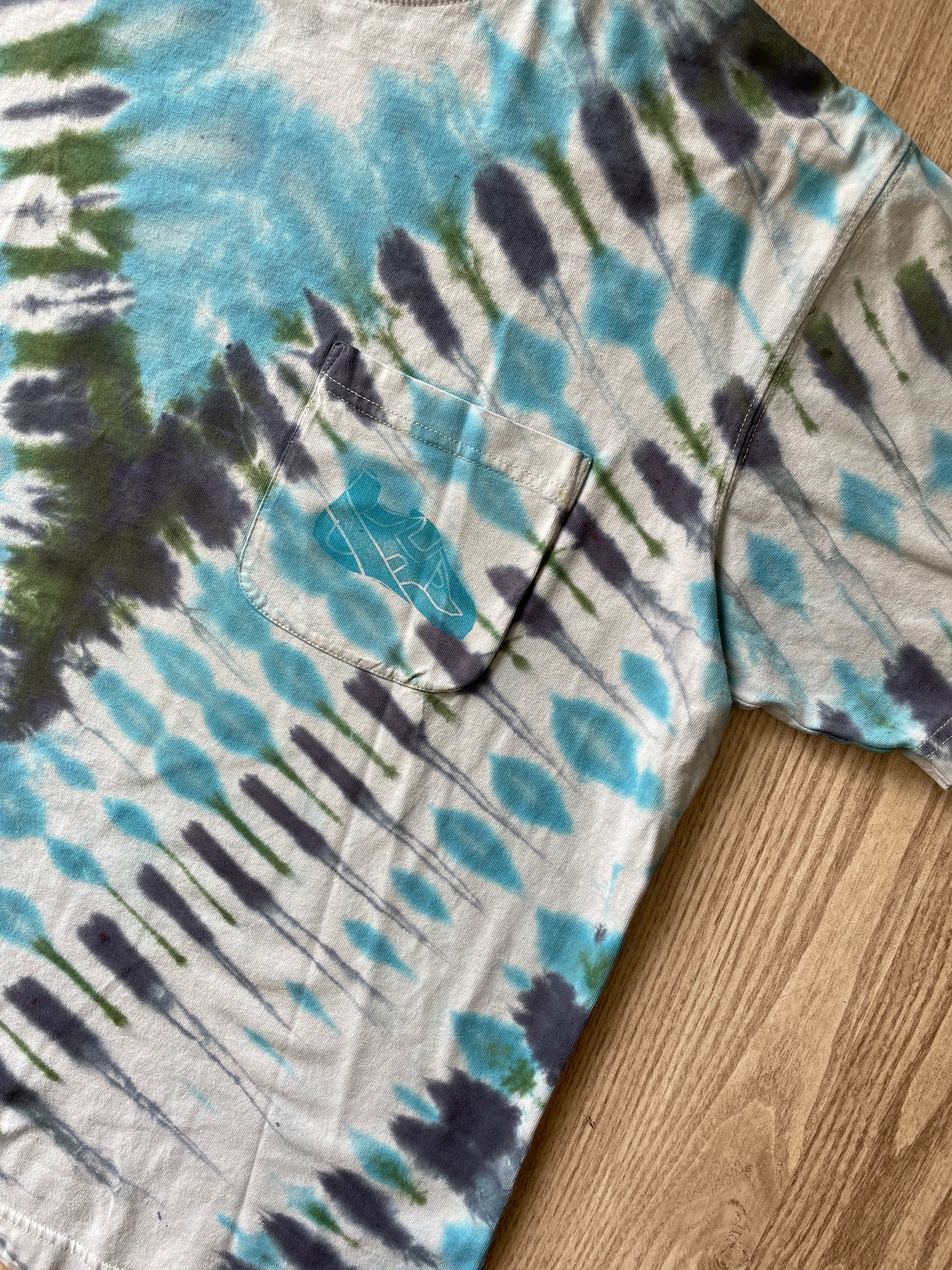 LARGE Men’s Eddie Bauer Climbing Shoe Handmade Tie Dyed T-Shirt | One-Of-a-Kind Sky Blue and Forest Green Pleated Short Sleeve