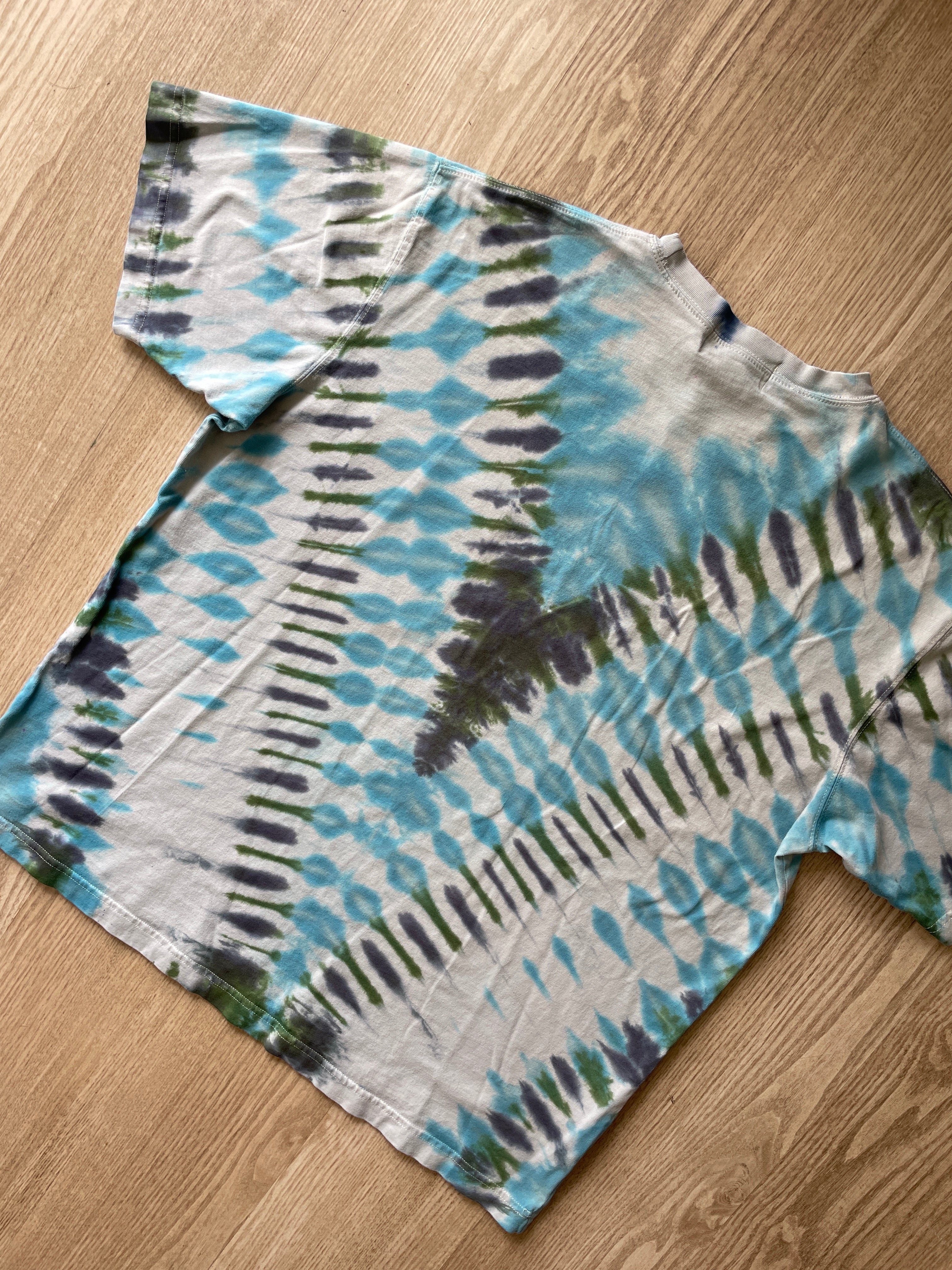 LARGE Men’s Eddie Bauer Climbing Shoe Handmade Tie Dyed T-Shirt | One-Of-a-Kind Sky Blue and Forest Green Pleated Short Sleeve