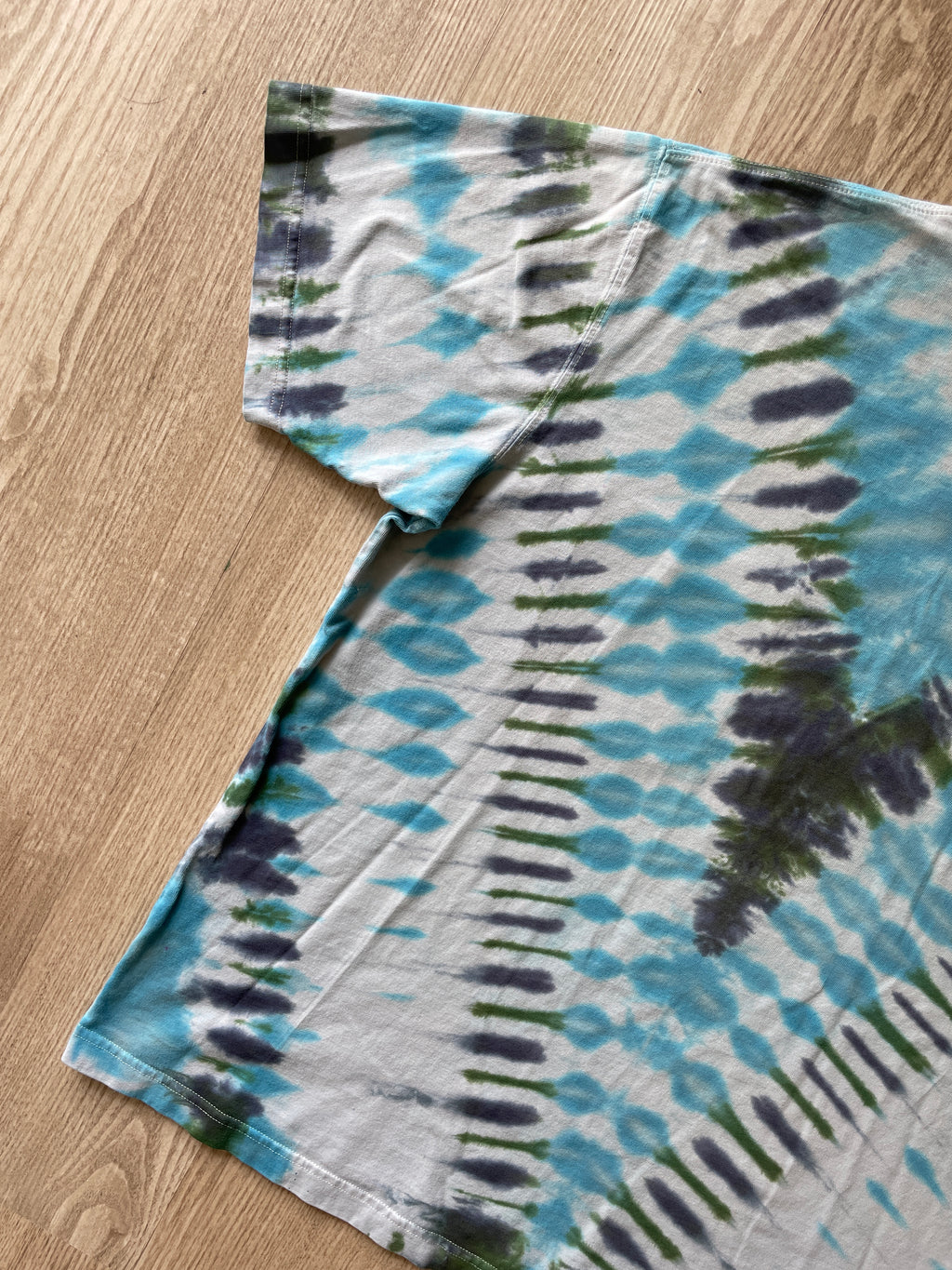 LARGE Men’s Eddie Bauer Climbing Shoe Handmade Tie Dyed T-Shirt | One-Of-a-Kind Sky Blue and Forest Green Pleated Short Sleeve