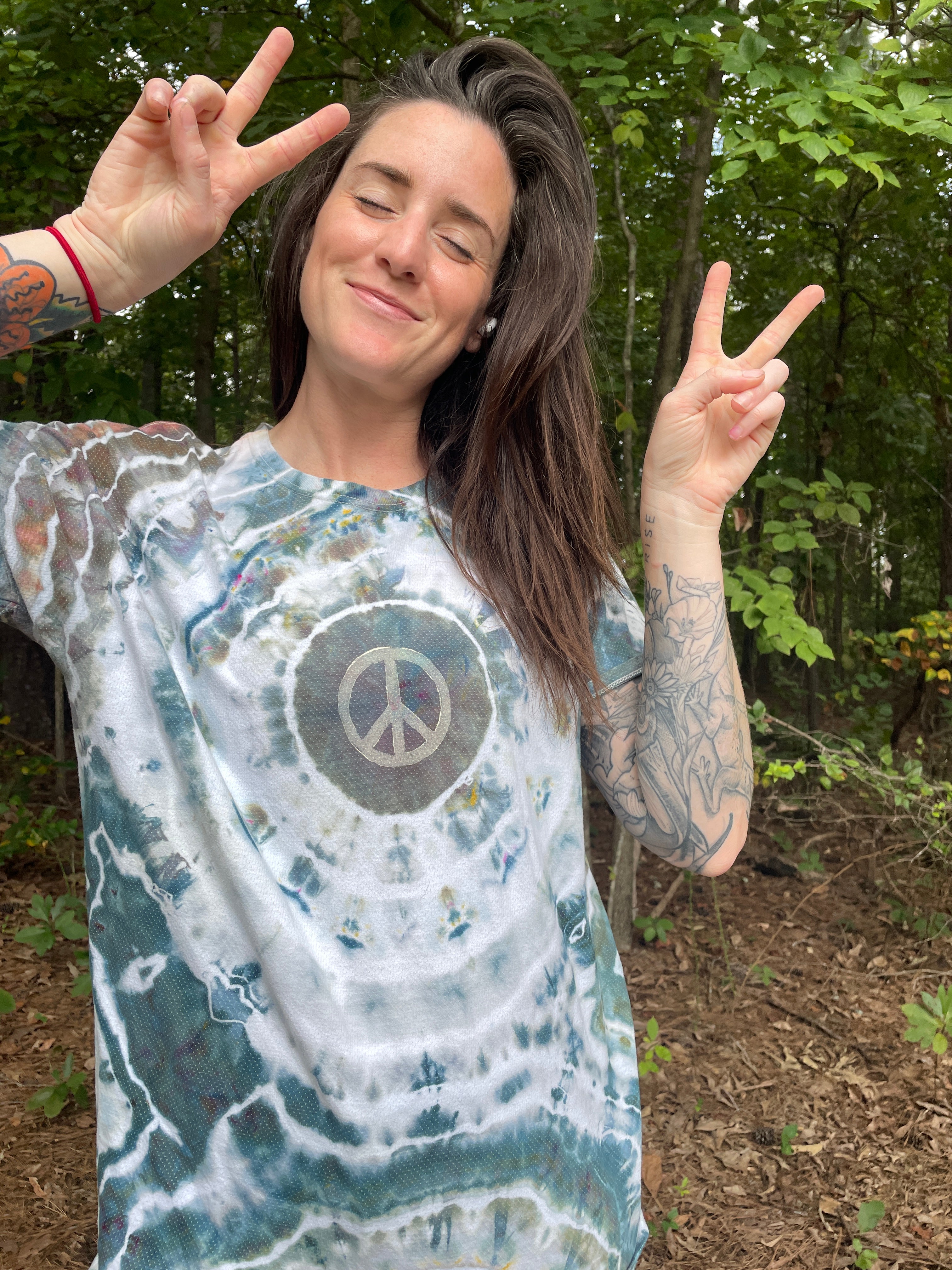 Men's Large Peace Sign Short Sleeve Blue and White Geode Tie Dye T-Shirt