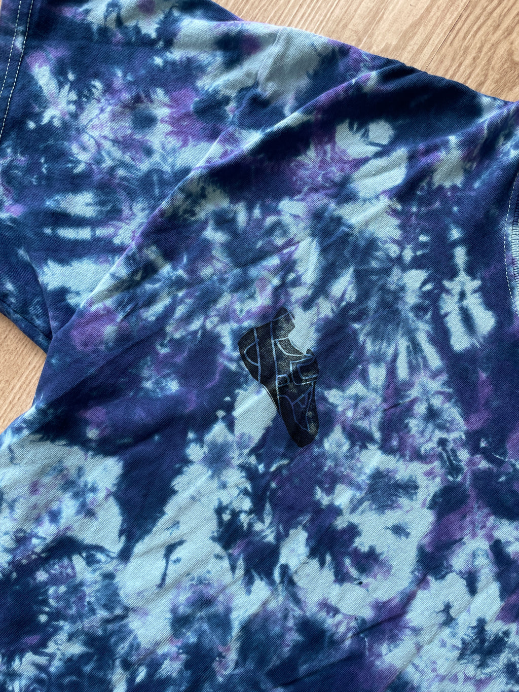 XL Men’s Climbing Shoe Tie Dye T-Shirt | One-Of-a-Kind Blue and Purple Crumpled Short Sleeve