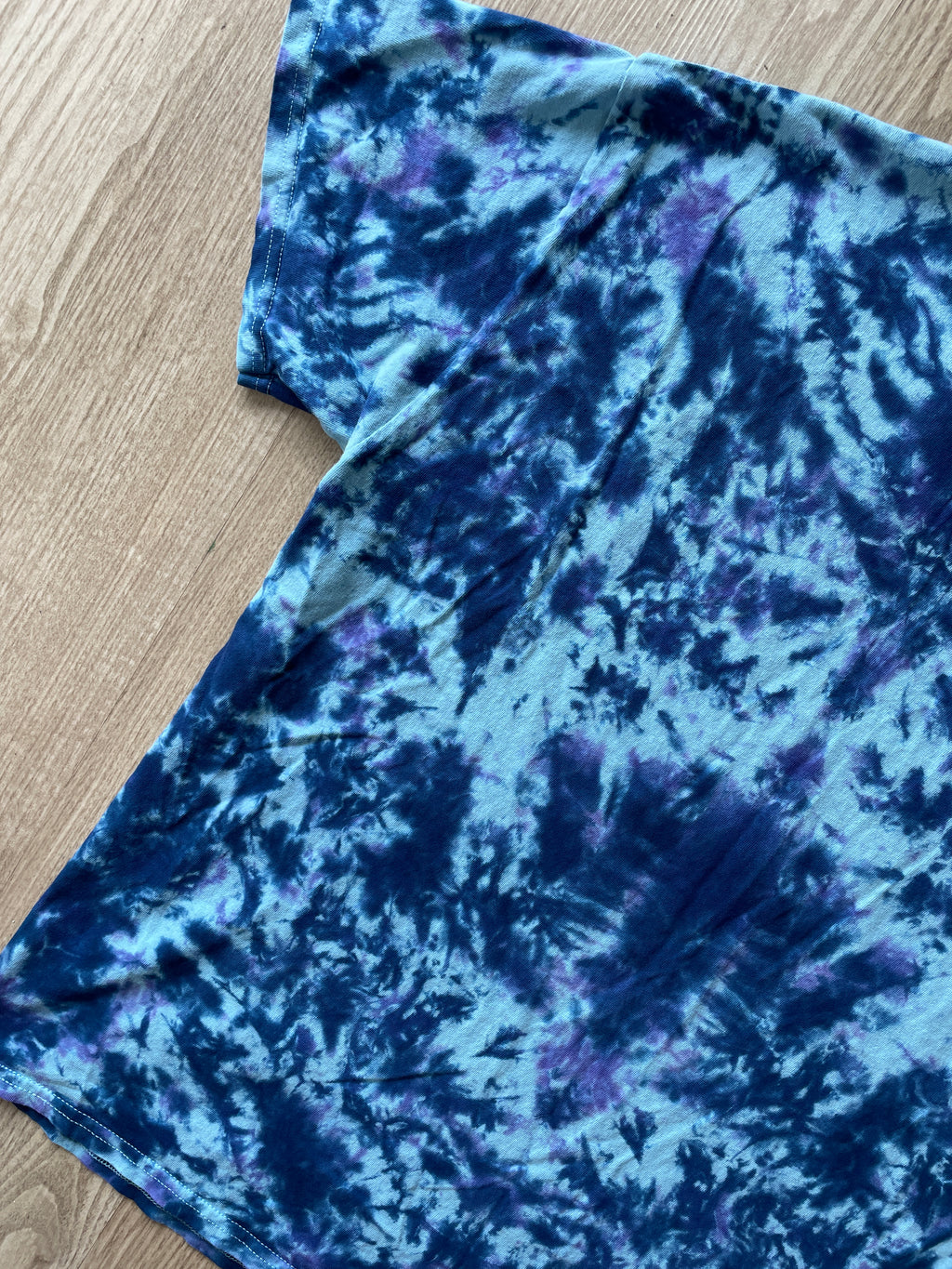 XL Men’s Climbing Shoe Tie Dye T-Shirt | One-Of-a-Kind Blue and Purple Crumpled Short Sleeve