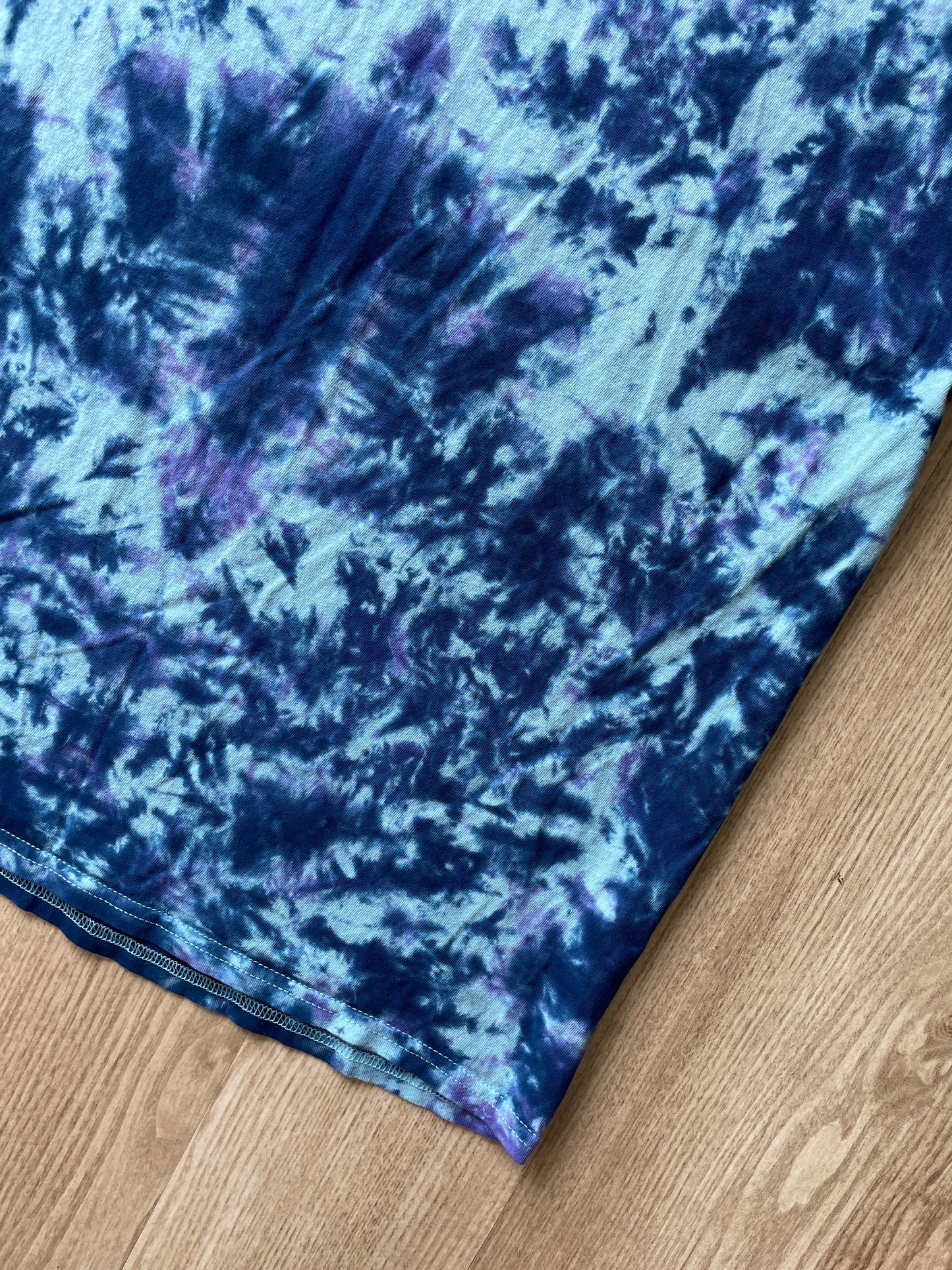 XL Men’s Climbing Shoe Tie Dye T-Shirt | One-Of-a-Kind Blue and Purple Crumpled Short Sleeve