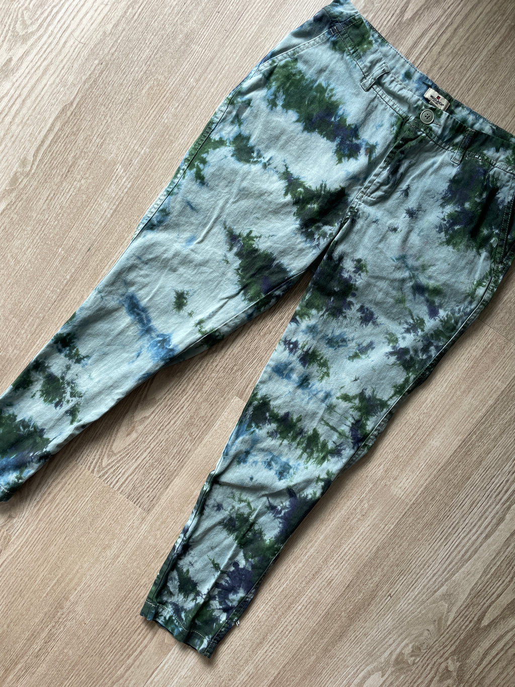 Women's Size 6 Woolrich Tie Dye Casual Pants | One-Of-a-Kind Upcycled Green and Blue Crumpled Climbing Pants