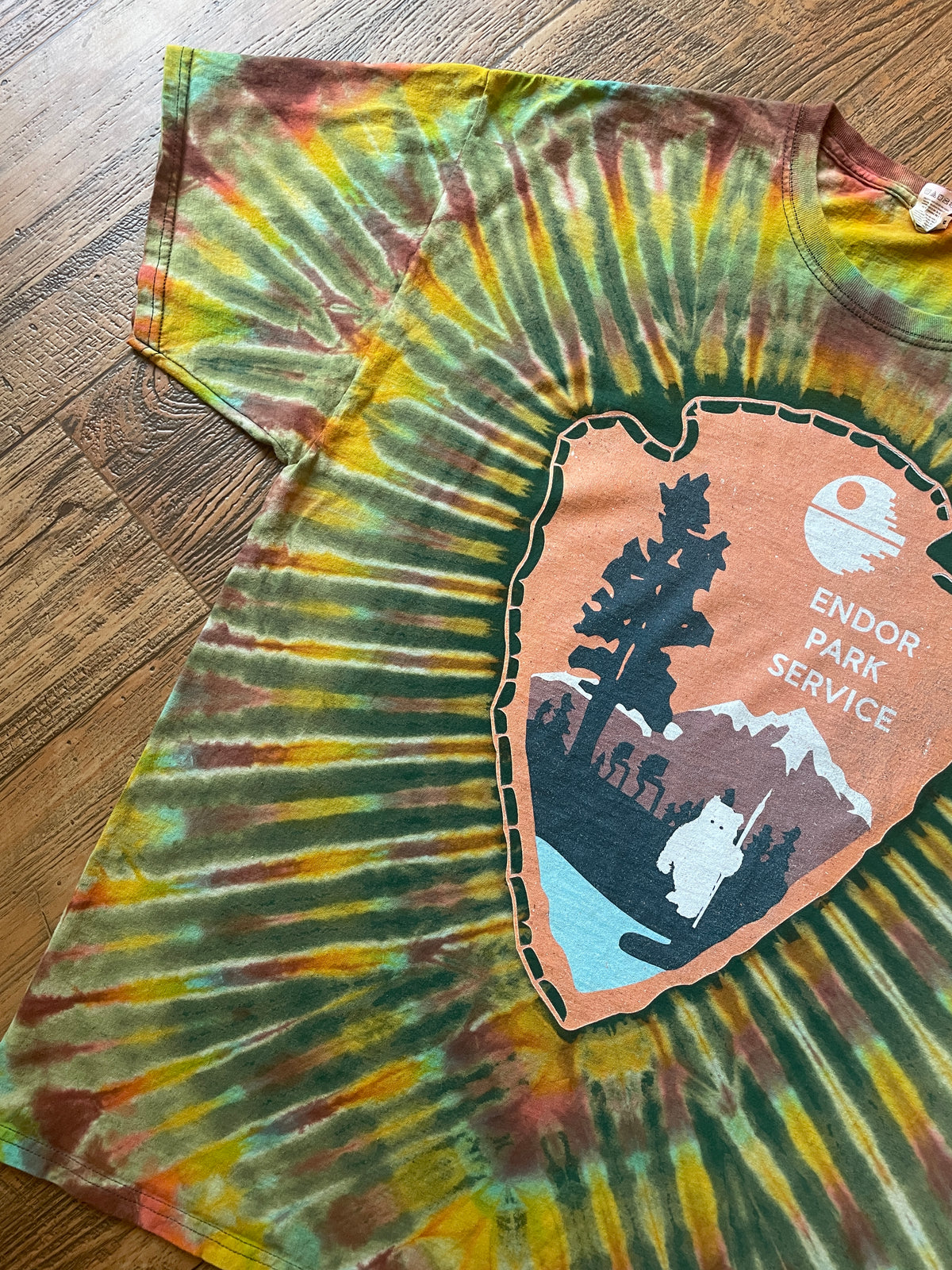 Star Wars Endor Park Service Green and Gold Tie Dye Short Sleeve T-Shirt | Men's XL