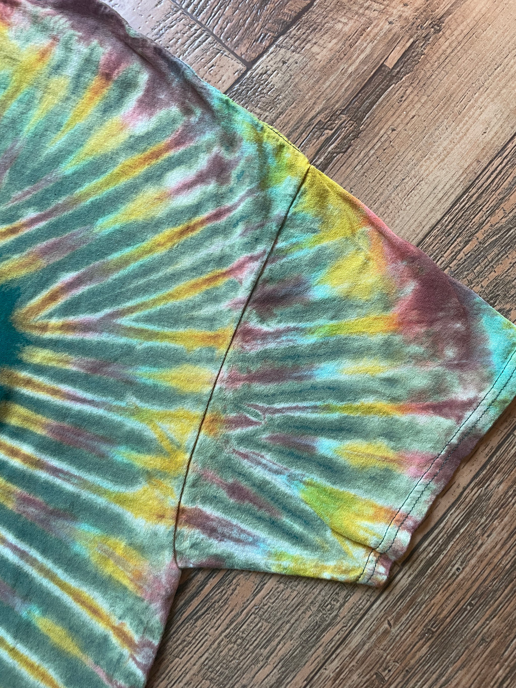 Star Wars Endor Park Service Green and Gold Tie Dye Short Sleeve T-Shirt | Men's XL