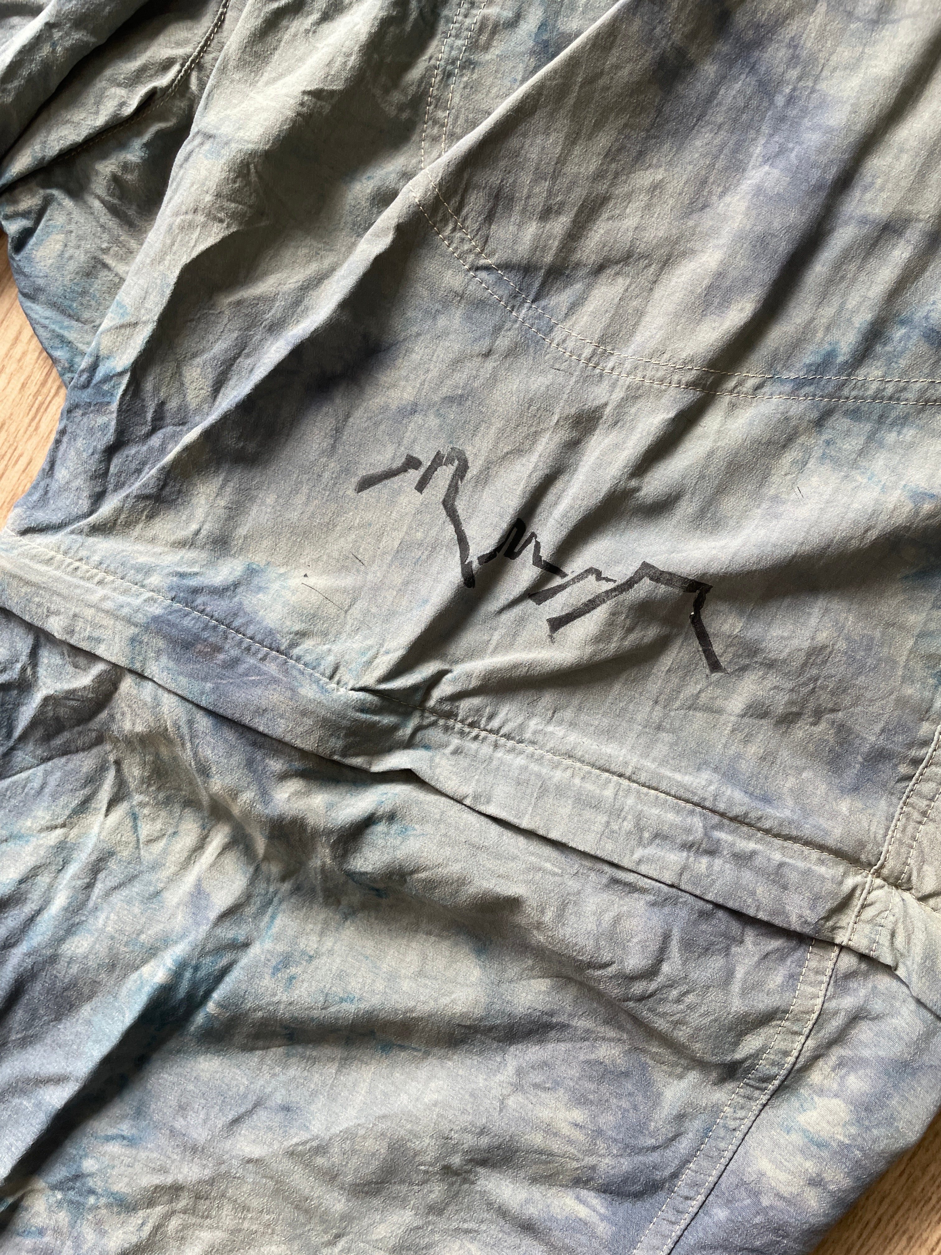 XL Men’s Patagonia Quandary Convertible Tie Dye Pants with Handprinted Graphics | One-Of-a-Kind Upcycled Blue and Gray Crumpled Pant/Short Combo