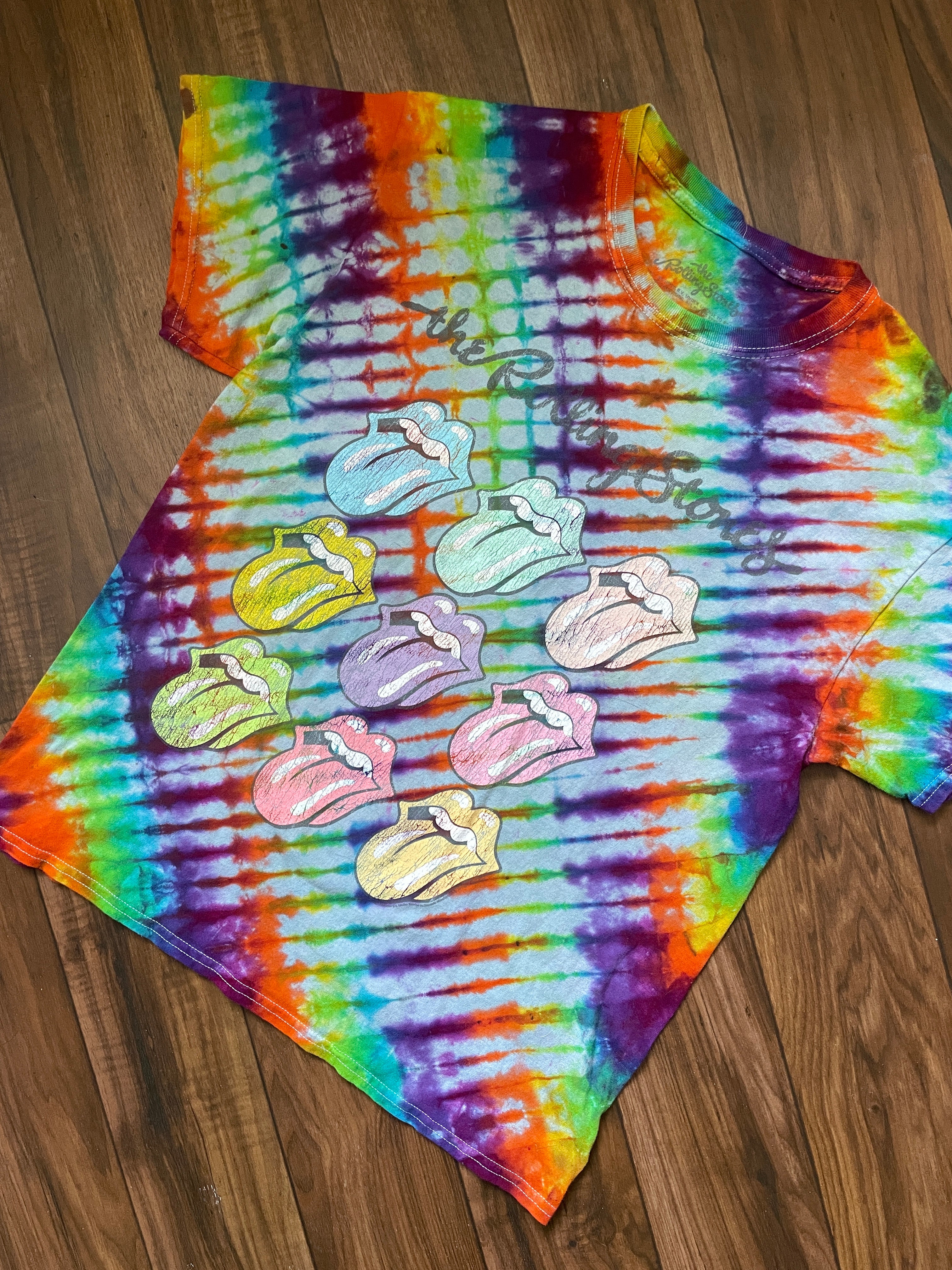 Large Men's Rolling Stones Handmade Tie Dye Short Sleeve T-Shirt | One-Of-a-Kind Upcycled Rainbow Flaming Lips Pleated Top