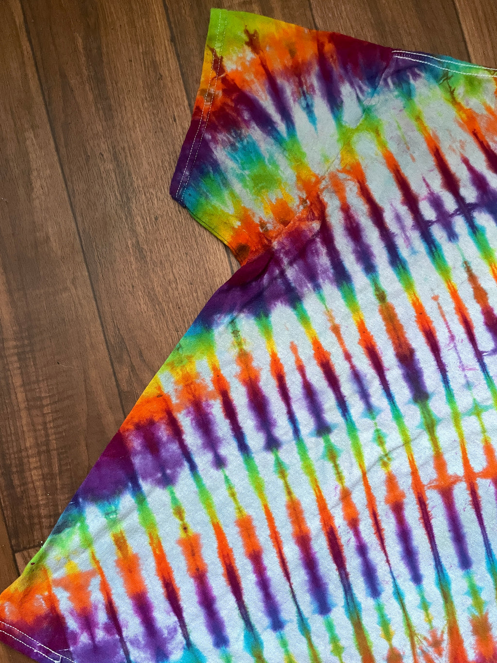 Large Men's Rolling Stones Handmade Tie Dye Short Sleeve T-Shirt | One-Of-a-Kind Upcycled Rainbow Flaming Lips Pleated Top