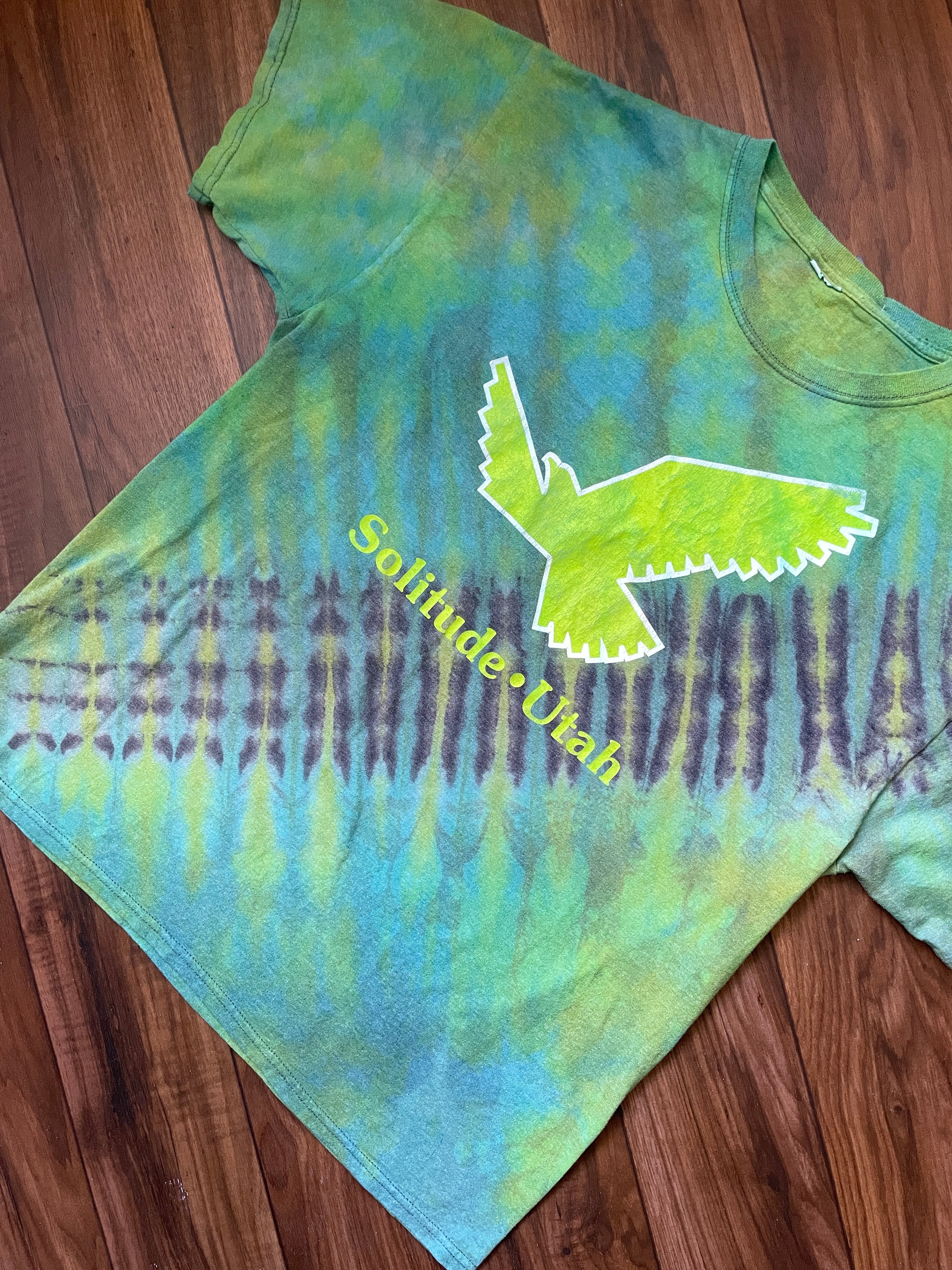 Large Men's Solitude Utah Handmade Reverse Tie Dye Short Sleeve T-Shirt | One-Of-a-Kind Upcycled Gray and Green Top