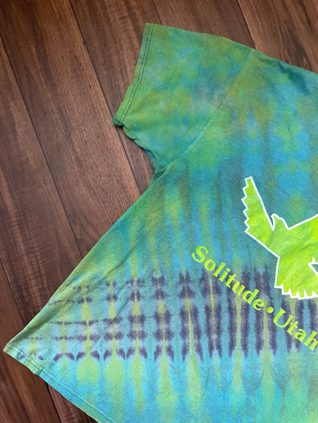 Large Men's Solitude Utah Handmade Reverse Tie Dye Short Sleeve T-Shirt | One-Of-a-Kind Upcycled Gray and Green Top