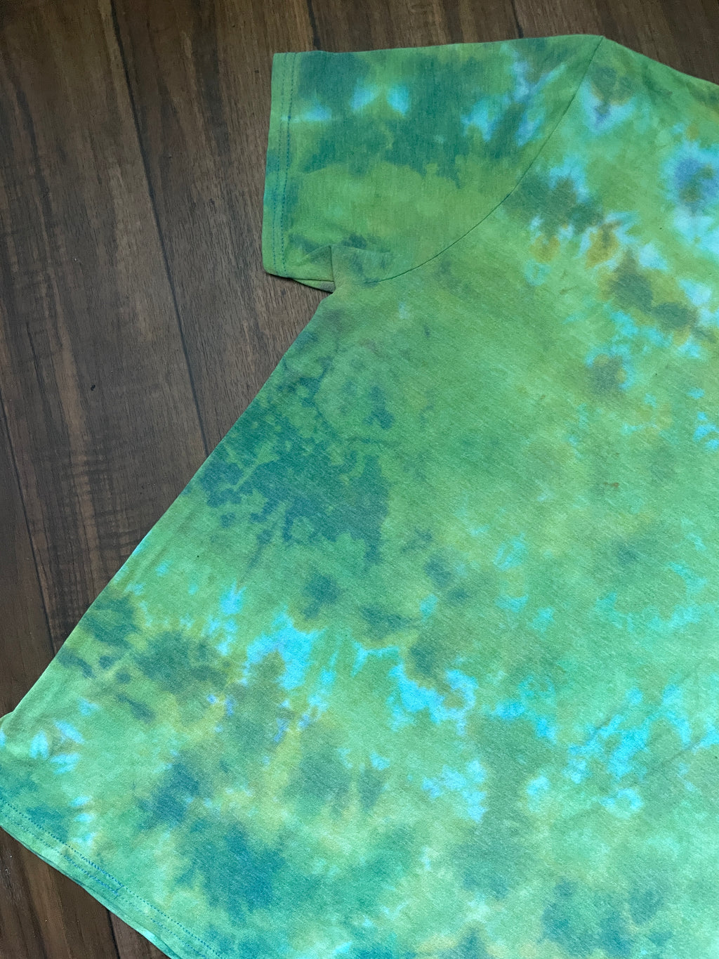 Large Men's Sick Day Snowboarding Handmade Reverse Tie Dye Short Sleeve T-Shirt | One-Of-a-Kind Upcycled Green Crumpled Top