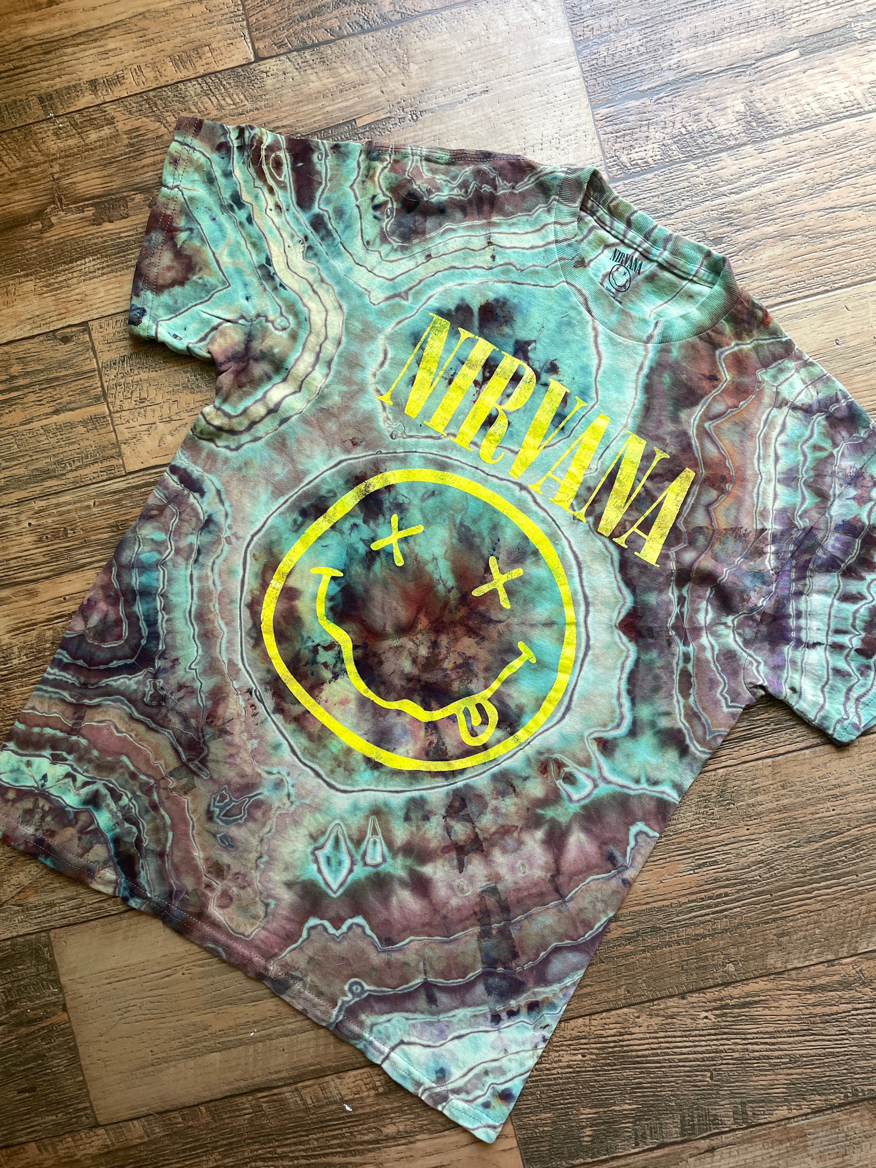 Nirvana Fungi Geode Short Sleeve Tie Dye T-Shirt | Men's Medium