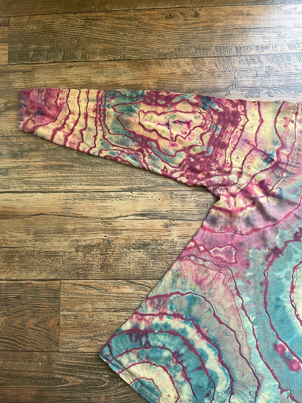 North Carolina Mountains Multicolor Geode Long Sleeve Reverse Tie Dye T-Shirt | Men's Large