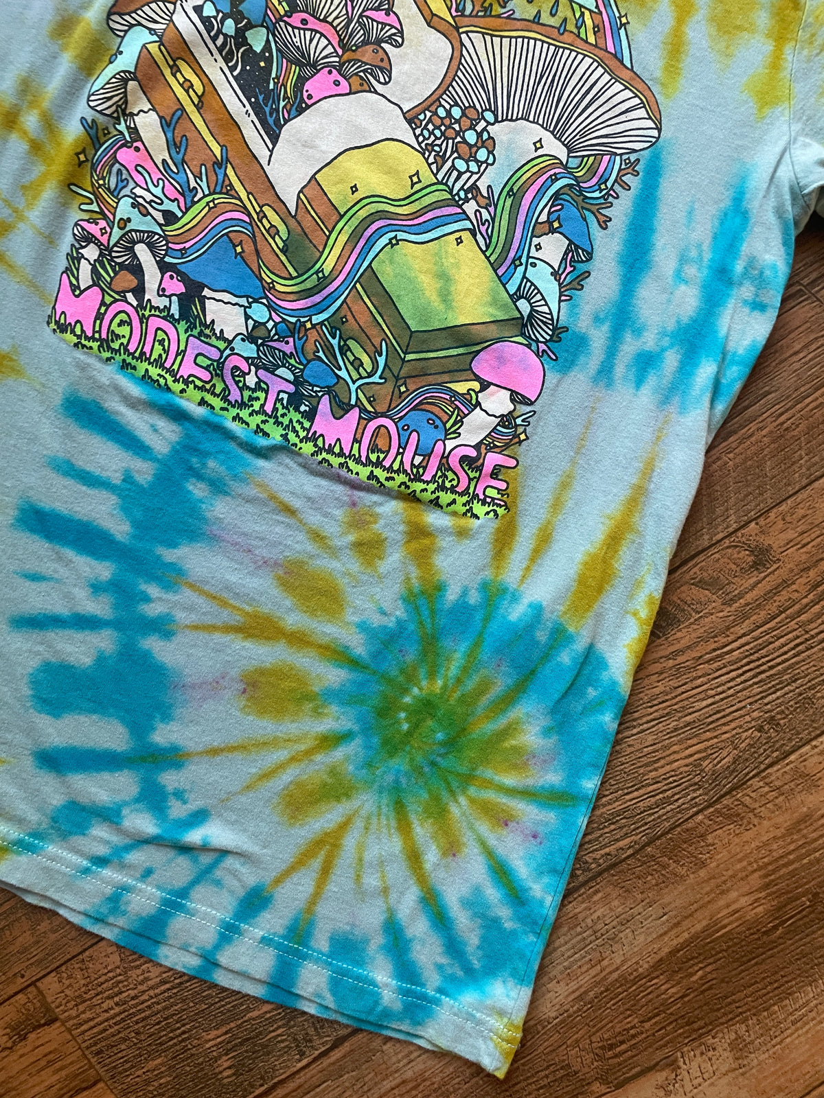 Modest Mouse Golden Casket Tour 2022 Tie Dye Short Sleeve T-Shirt | Men's Medium