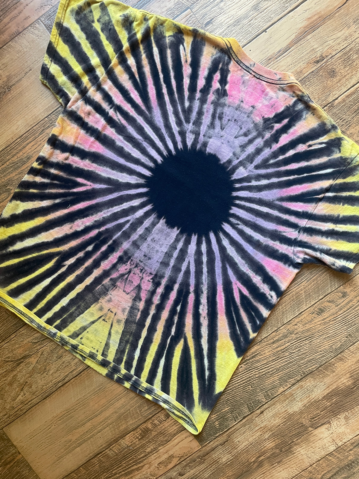 Nirvana Black and Neon Reverse Tie Dye Short Sleeve T-Shirt | Men's XL