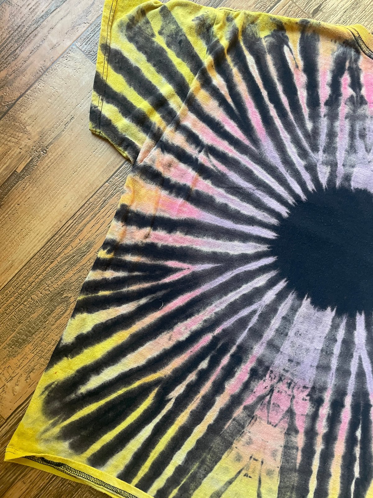 Nirvana Black and Neon Reverse Tie Dye Short Sleeve T-Shirt | Men's XL