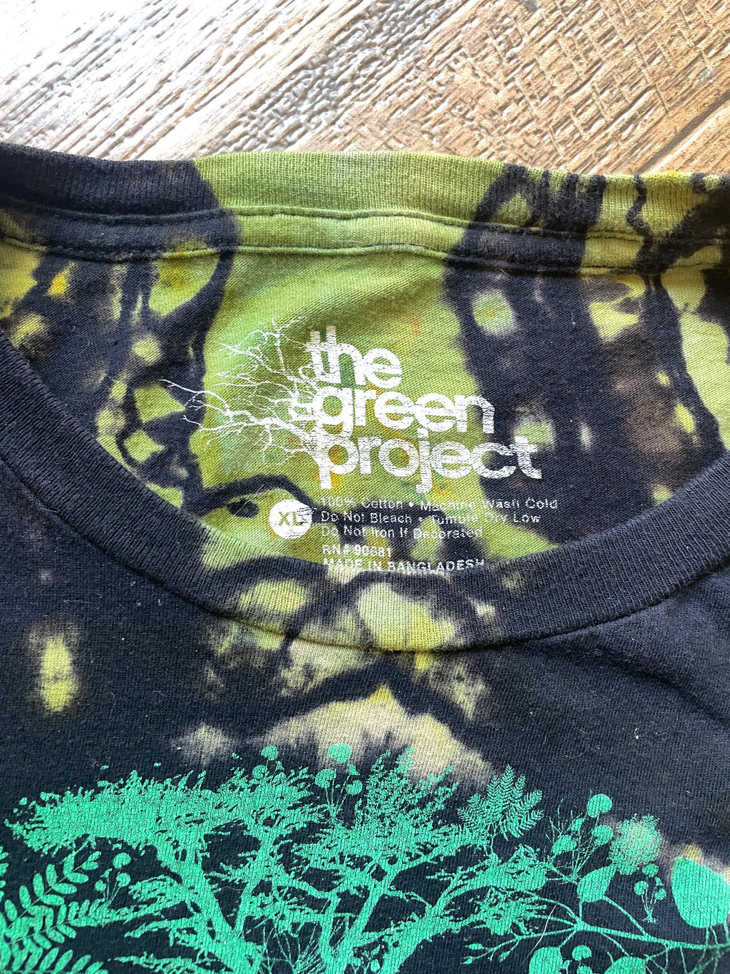 Peace on Earth Black and Green Geode Short Sleeve Reverse Tie Dye T-Shirt | Men's XL