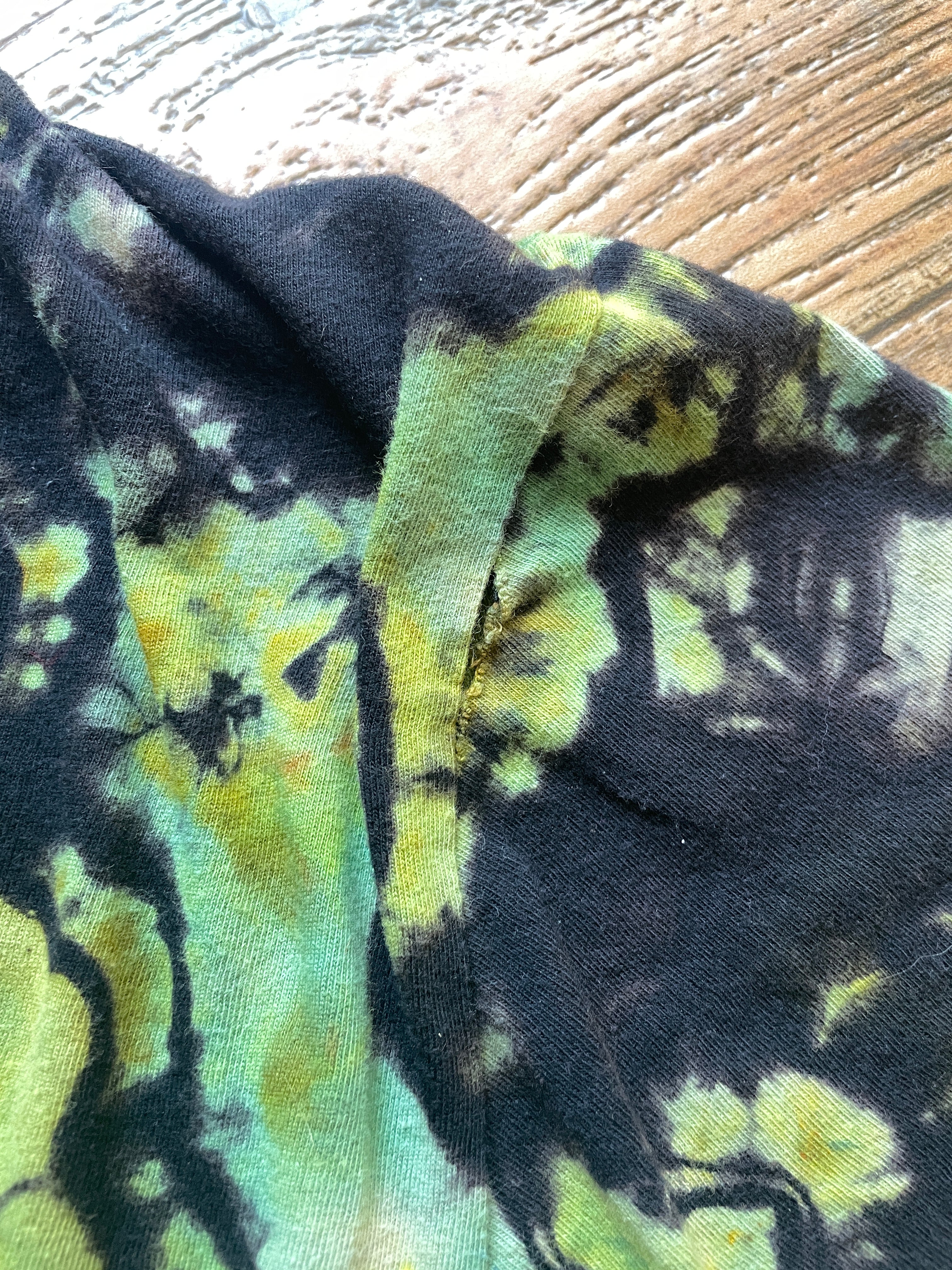 Peace on Earth Black and Green Geode Short Sleeve Reverse Tie Dye T-Shirt | Men's XL