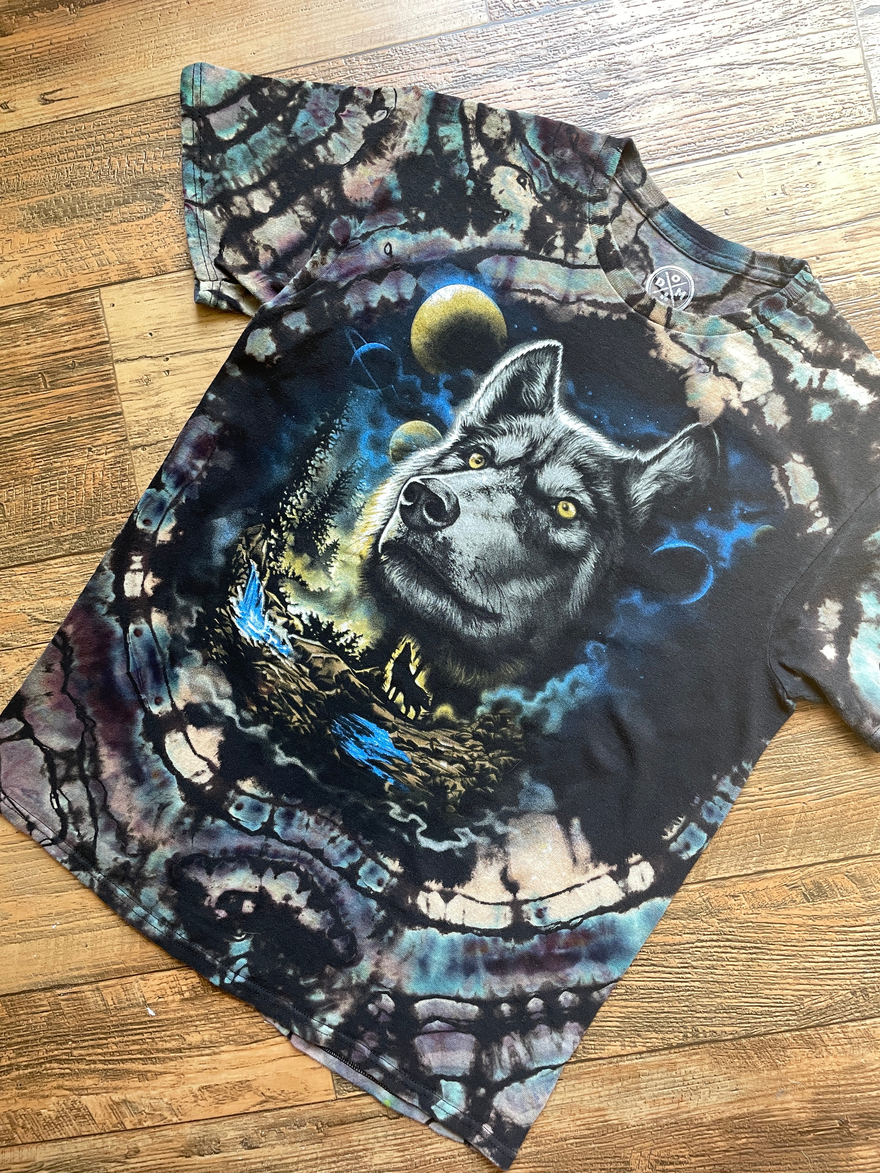 Midnight Wolf Black and Blue Geode Short Sleeve Reverse Tie Dye T-Shirt | Men's Medium