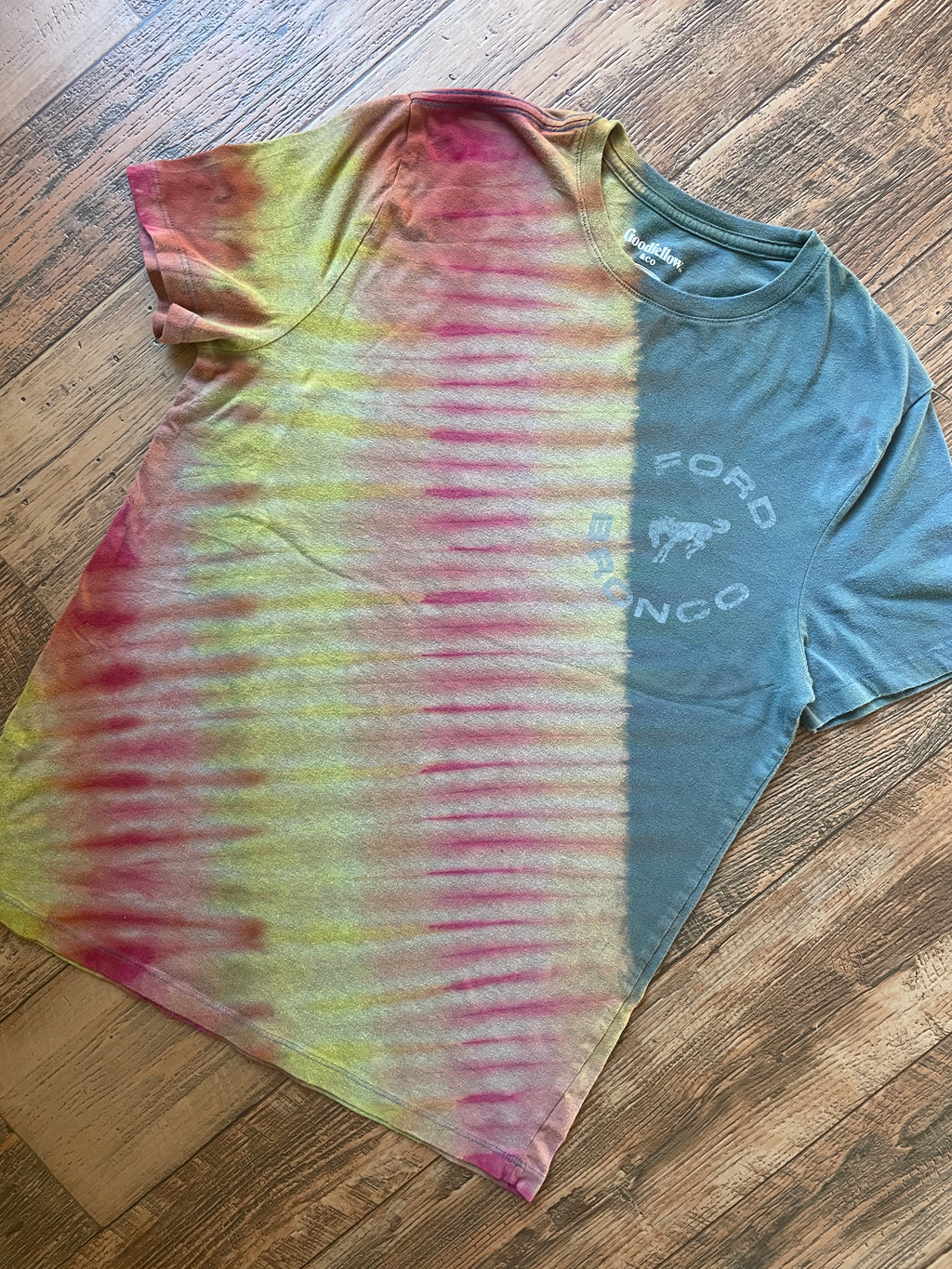 Ford Bronco Reverse Tie Dye Short Sleeve T-Shirt | Men's Medium