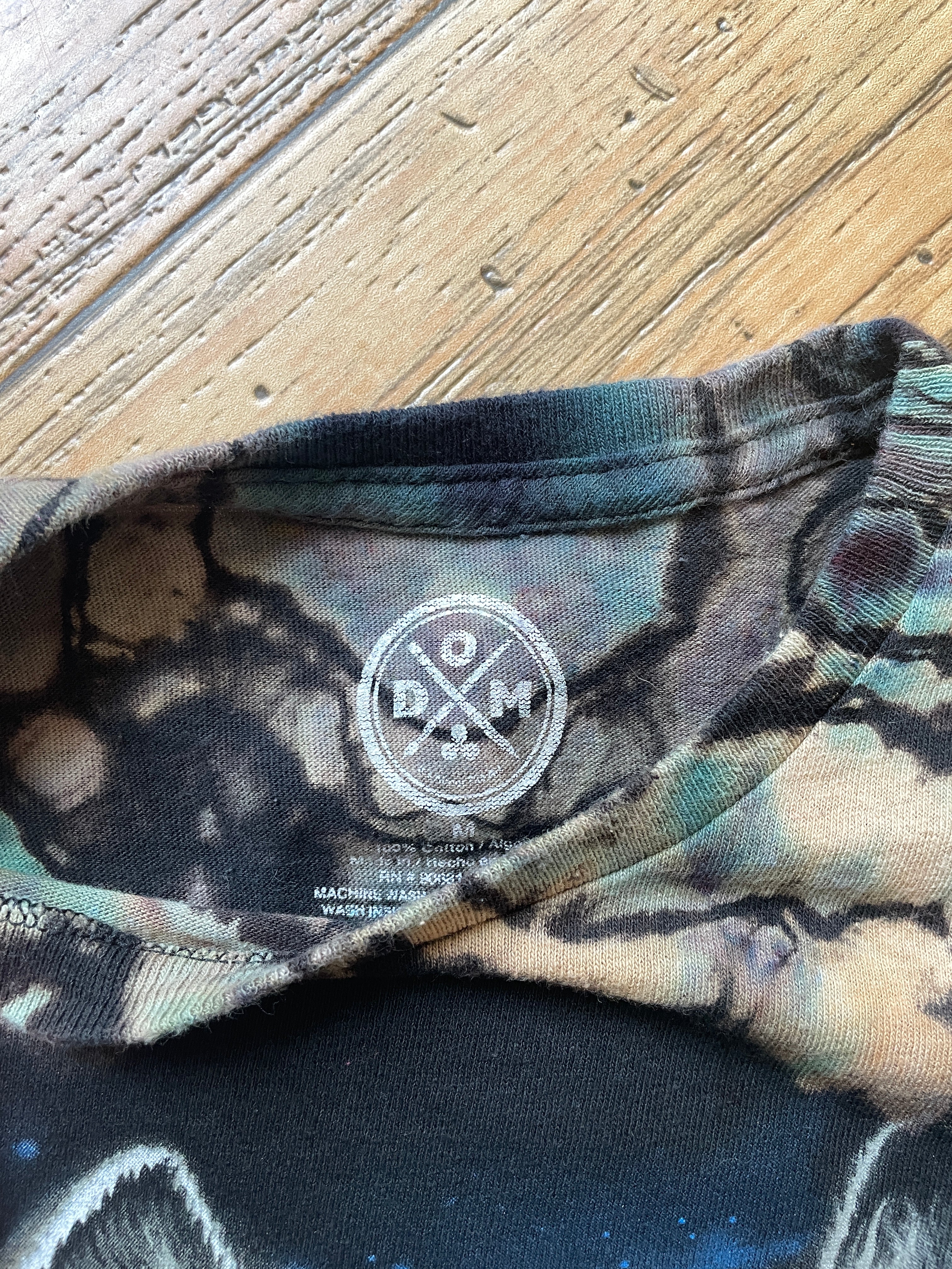 Midnight Wolf Black and Blue Geode Short Sleeve Reverse Tie Dye T-Shirt | Men's Medium